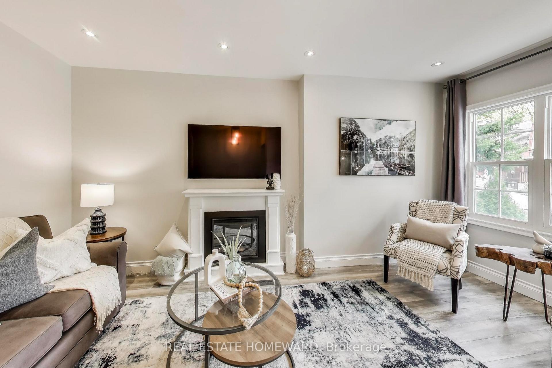 Photo 4 of 23 Mountalan Avenue, Toronto, Greenwood-Coxwell — HOMEH