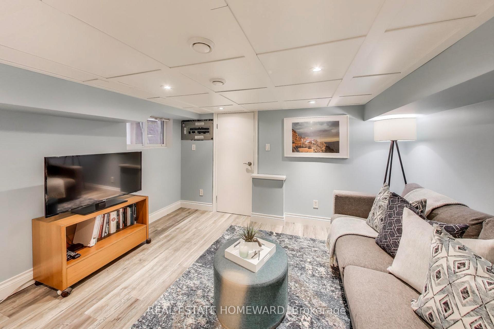 Photo 18 of 23 Mountalan Avenue, Toronto, Greenwood-Coxwell — HOMEH