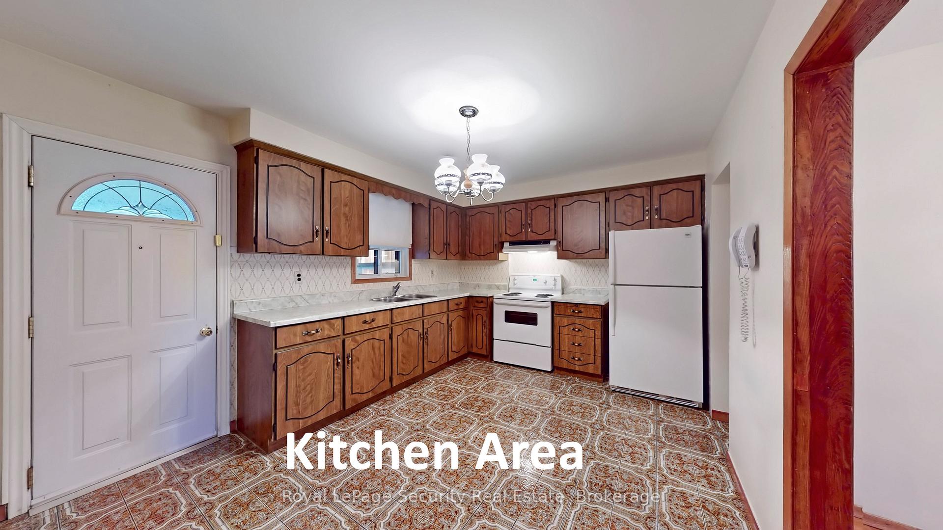 Photo 11 of 112 Gloucester Grove, Toronto, Oakwood Village — HOMEH