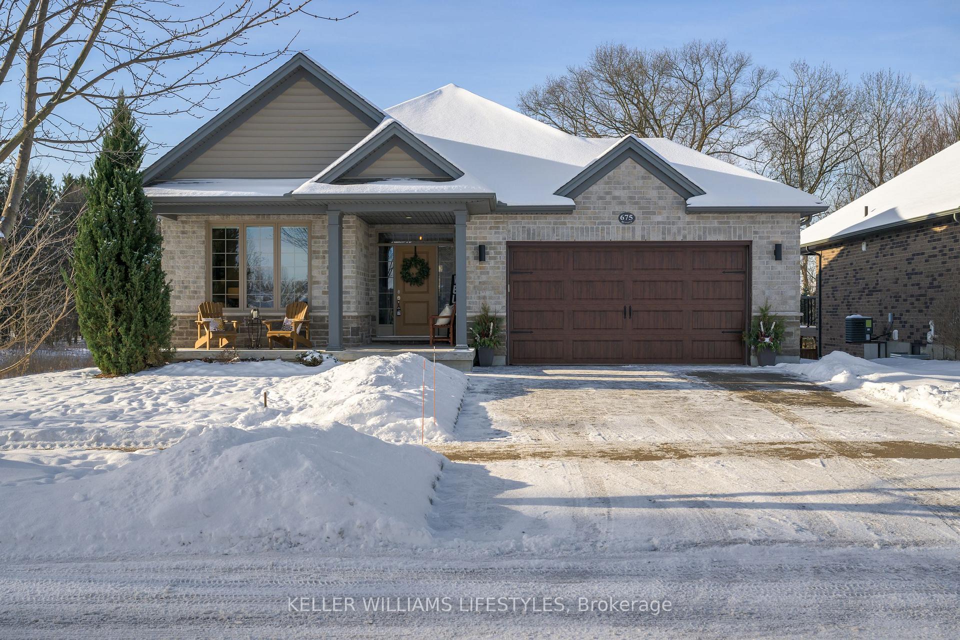 Front of 675 Bennett Crescent