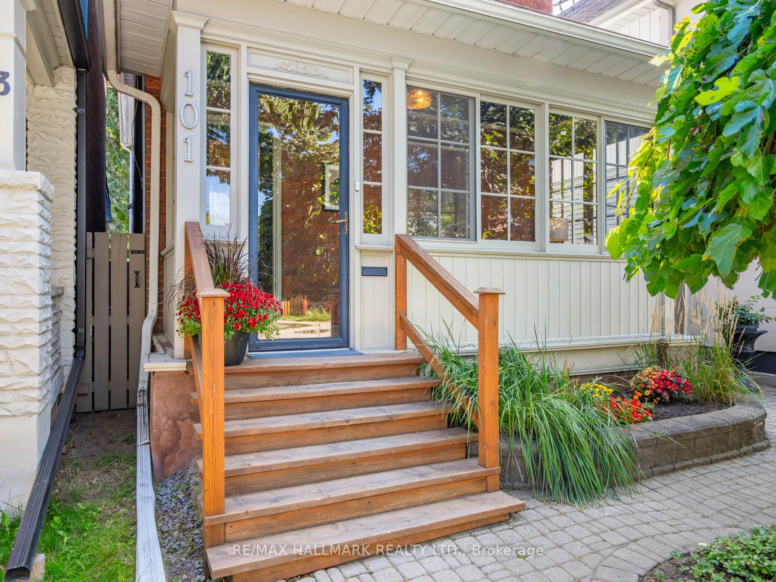 Photo 2 of 101 Chisholm Avenue, Toronto, Woodbine-Lumsden — HOMEH