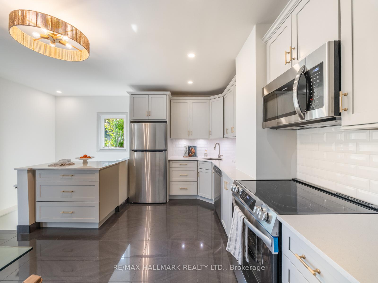 Photo 14 of 101 Chisholm Avenue, Toronto, Woodbine-Lumsden — HOMEH