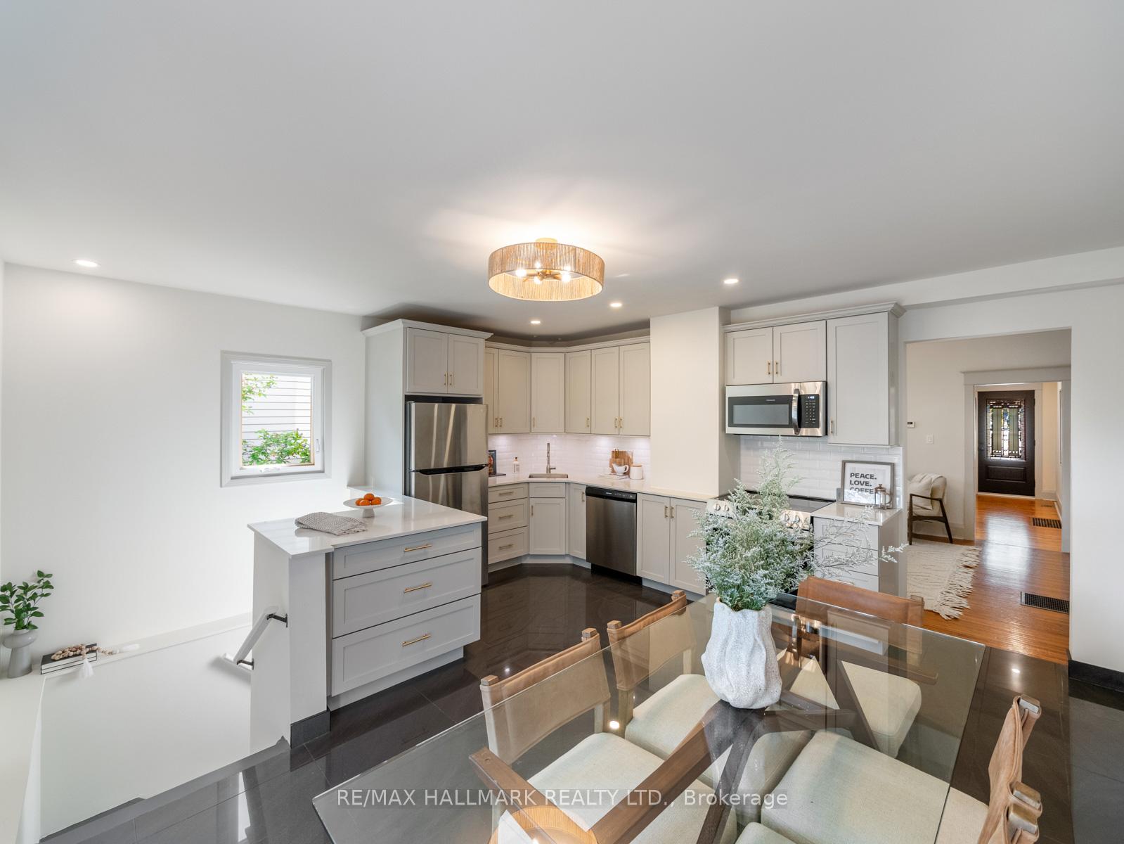 Photo 16 of 101 Chisholm Avenue, Toronto, Woodbine-Lumsden — HOMEH