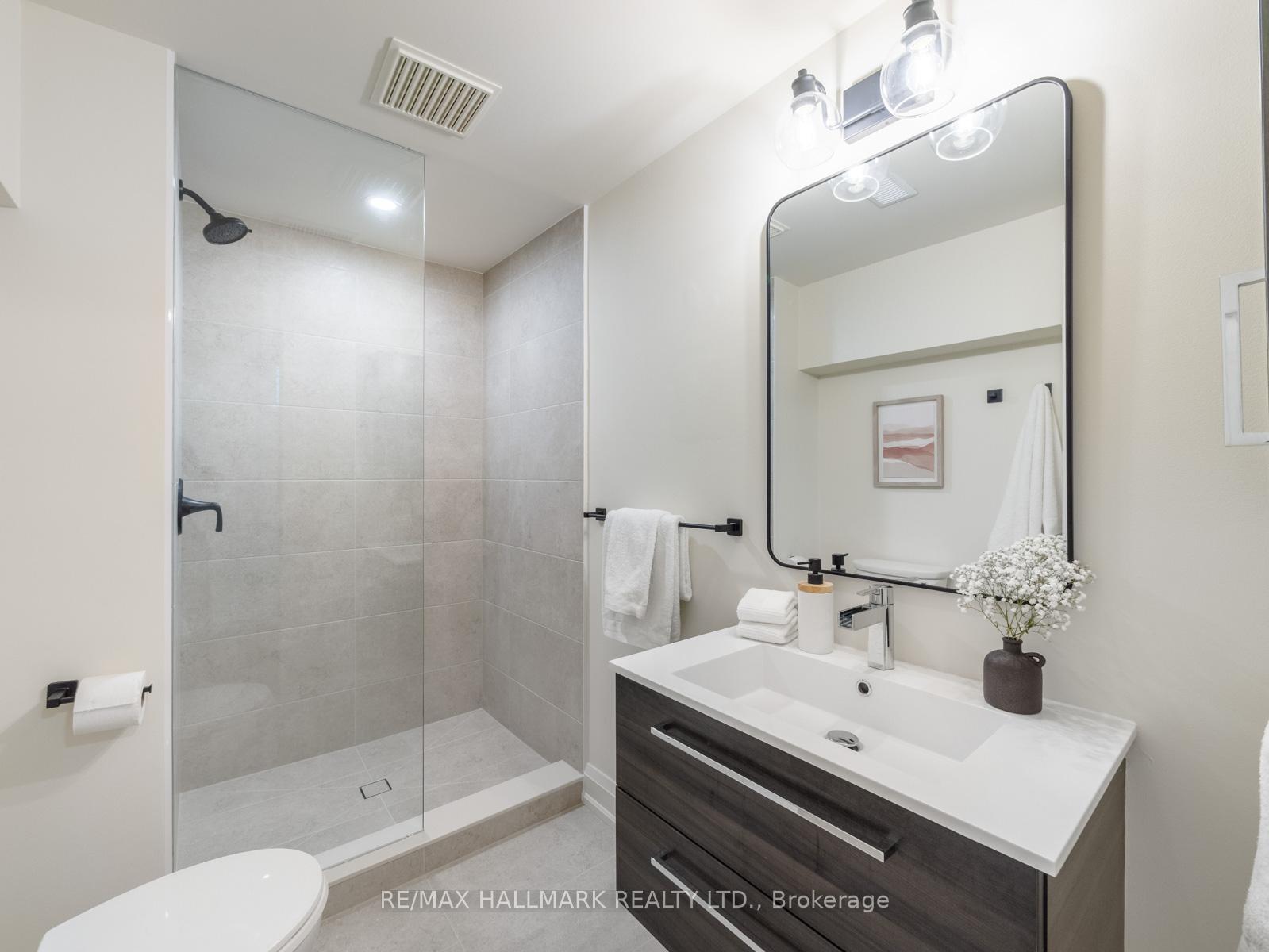 Photo 31 of 101 Chisholm Avenue, Toronto, Woodbine-Lumsden — HOMEH