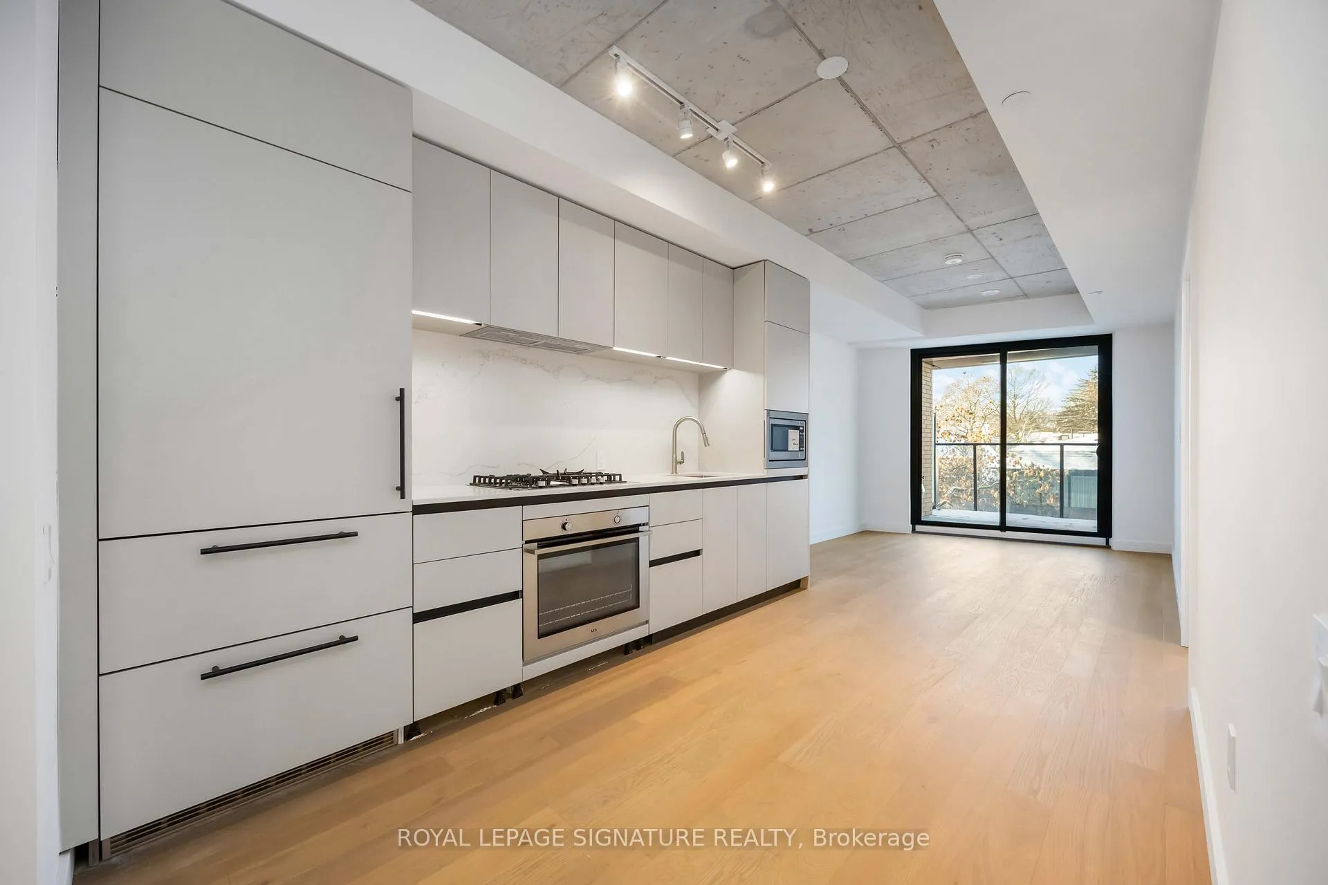 Photo 3 of Unit 420, 1720 Bayview Avenue, Toronto, Mount Pleasant East — HOMEH