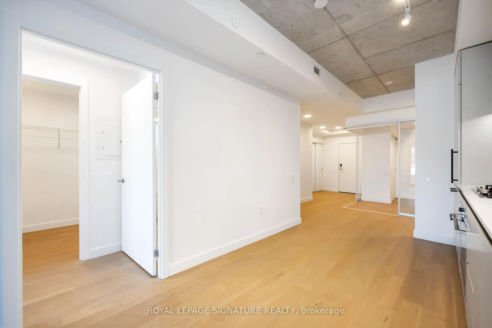 Photo 9 of Unit 420, 1720 Bayview Avenue, Toronto, Mount Pleasant East — HOMEH