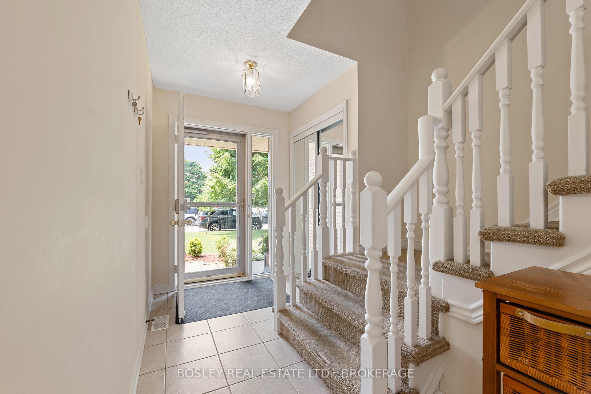 Photo 5 of 4 Gonzalez Court, Thorold, Confederation Heights — HOMEH