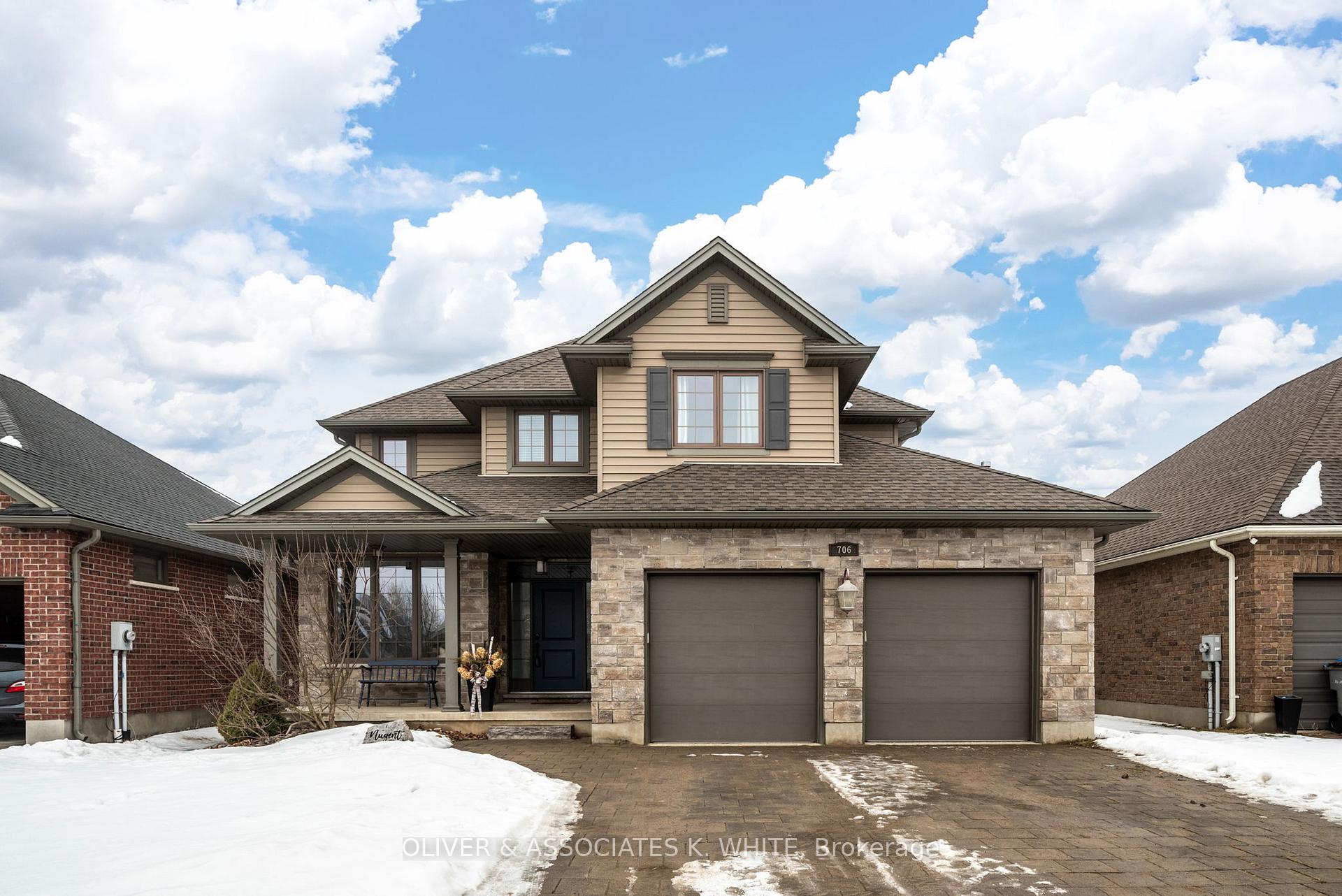 Front of 706 Bennett Crescent