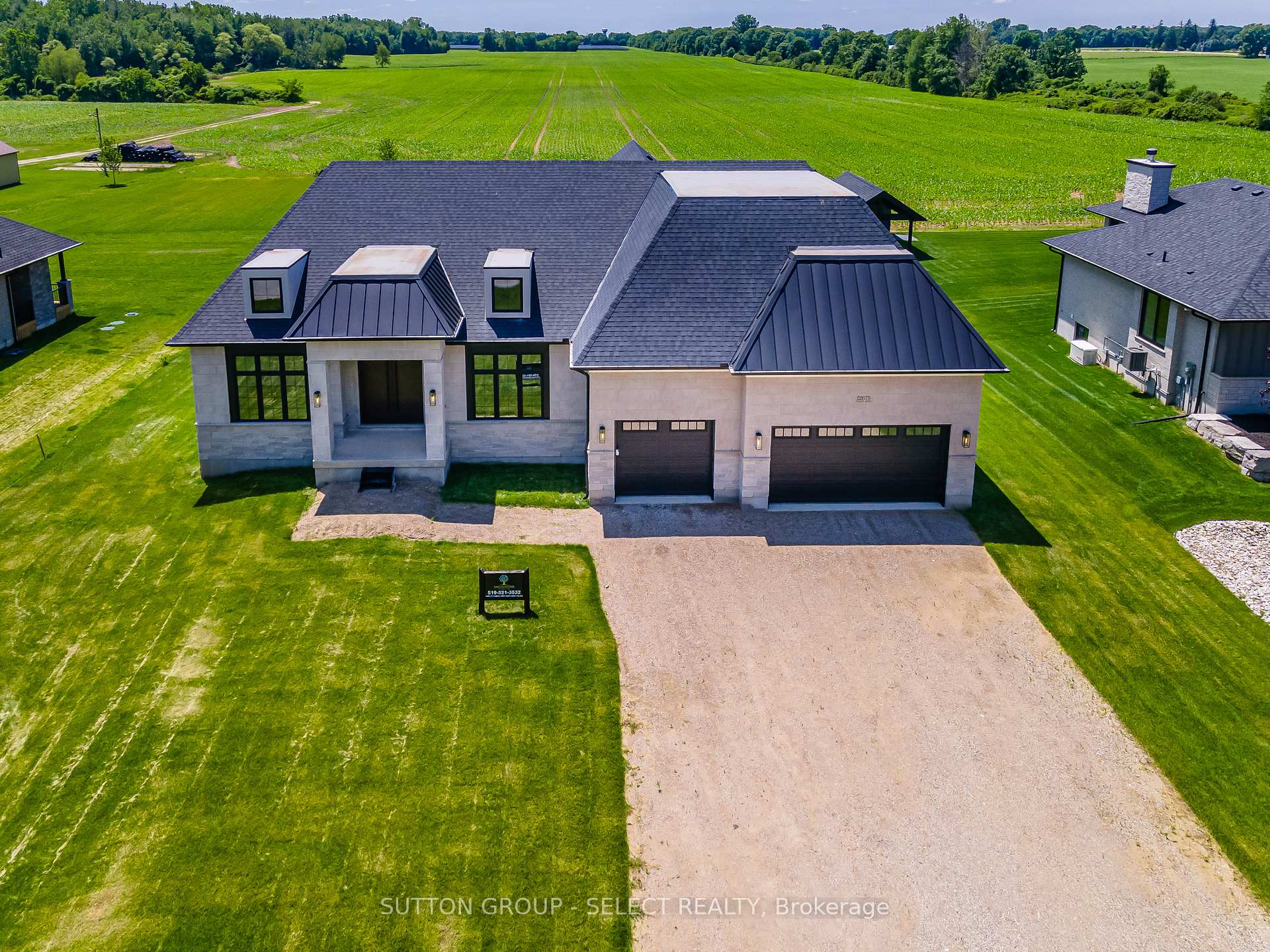 Photo 40 of 22679 Troops Road, Strathroy-Caradoc, Rural Strathroy-Caradoc — HOMEH