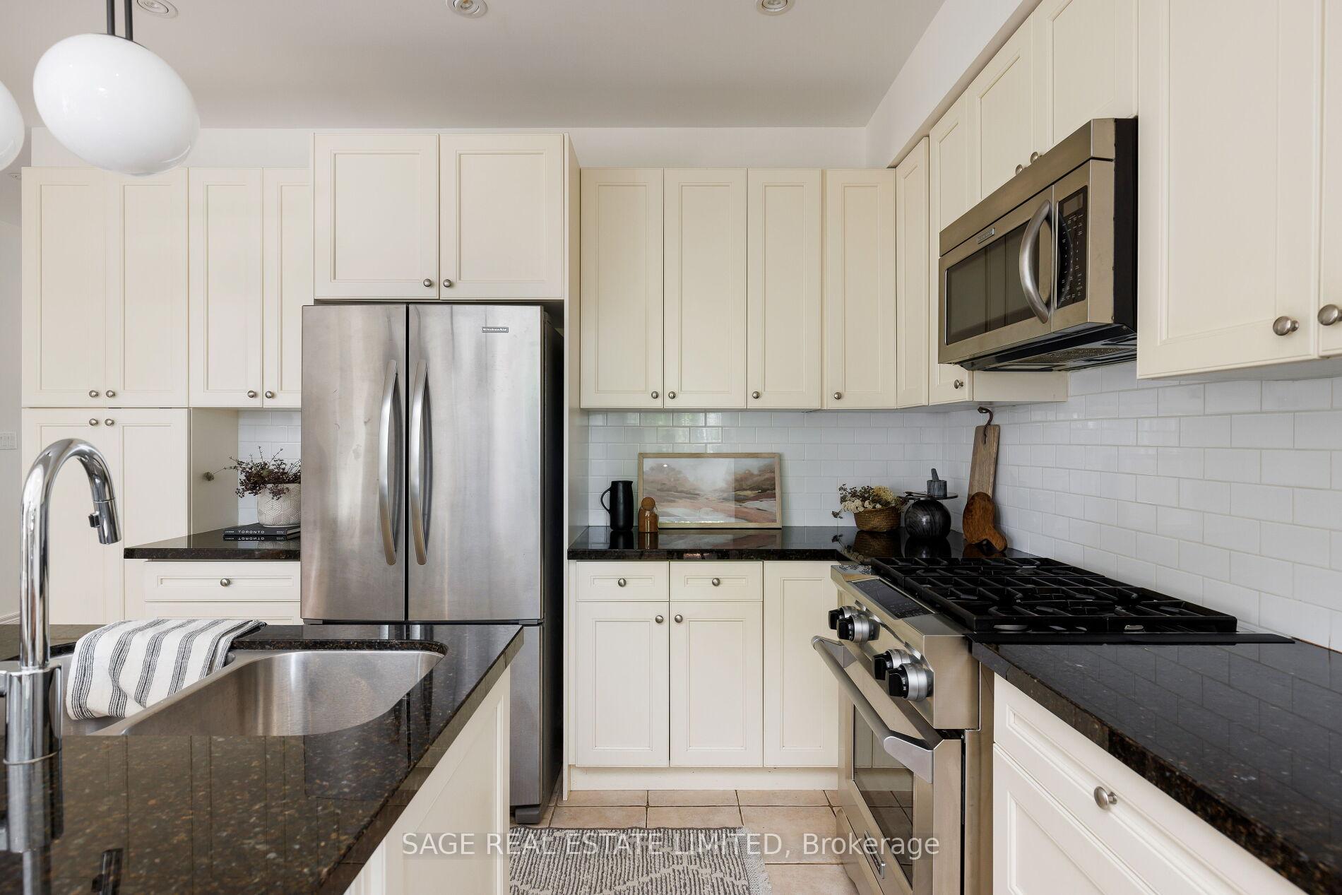 Photo 17 of 53E Dentonia Park Avenue, Toronto, Crescent Town — HOMEH