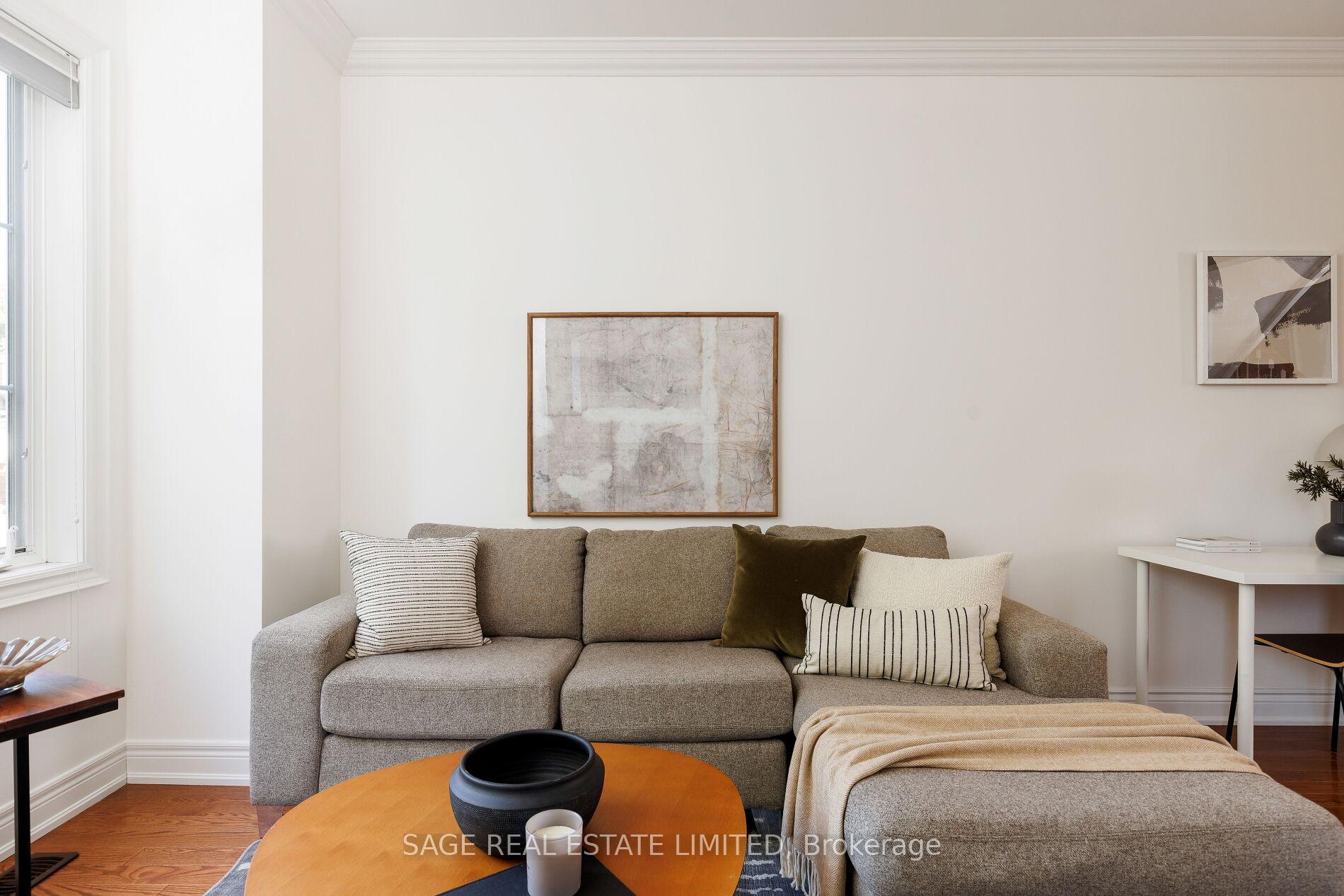 Photo 23 of 53E Dentonia Park Avenue, Toronto, Crescent Town — HOMEH