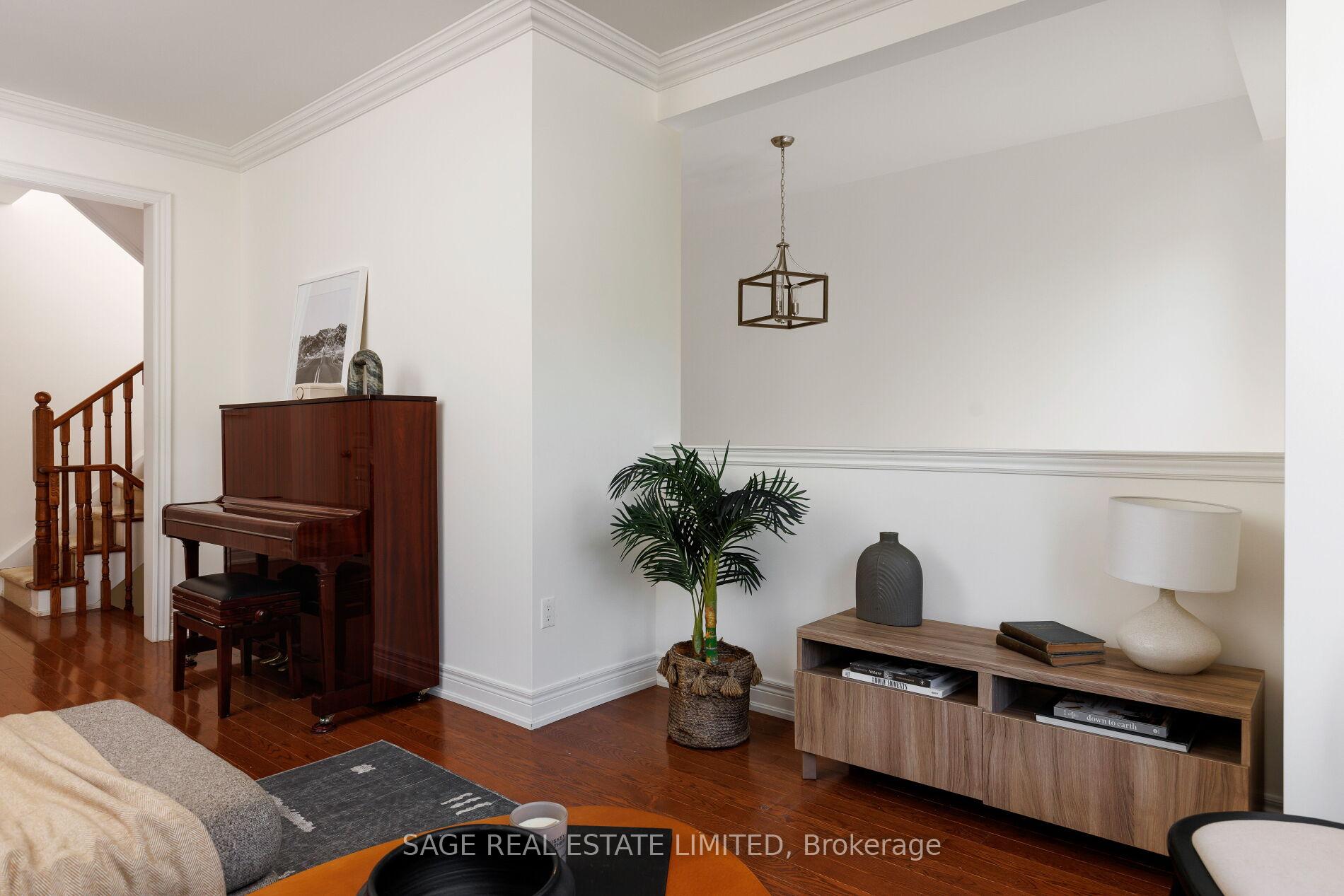 Photo 24 of 53E Dentonia Park Avenue, Toronto, Crescent Town — HOMEH