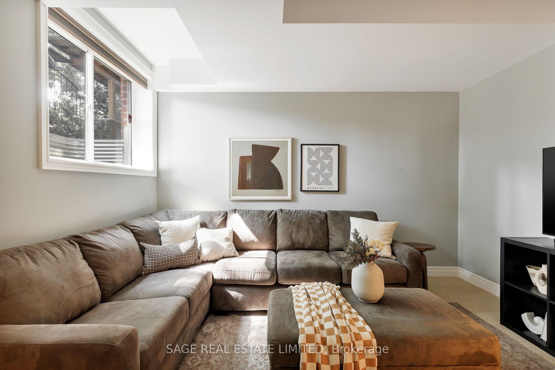 Photo 42 of 53E Dentonia Park Avenue, Toronto, Crescent Town — HOMEH