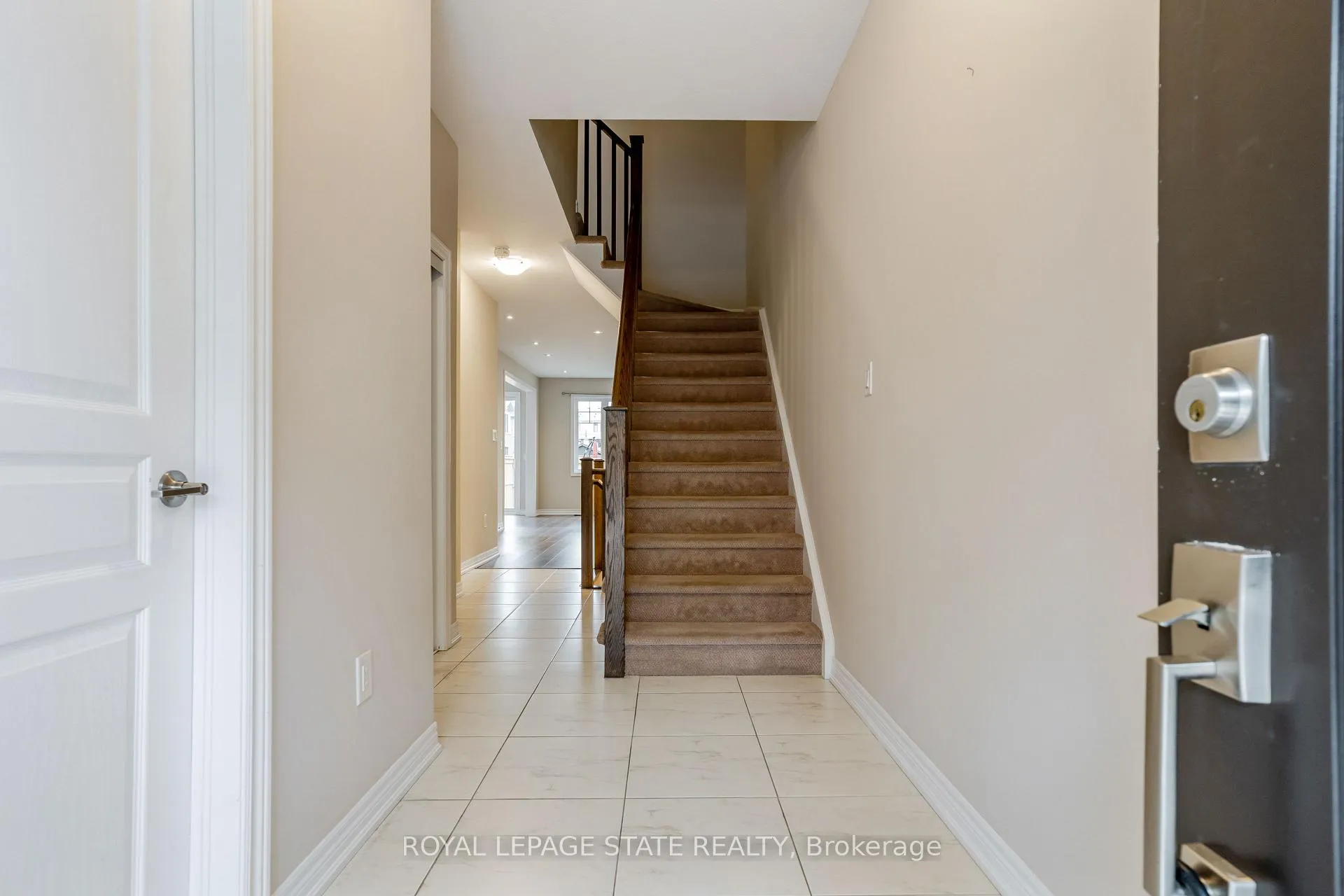 Photo 4 of 27 Waterview Lane, Grimsby, Grimsby Beach — HOMEH