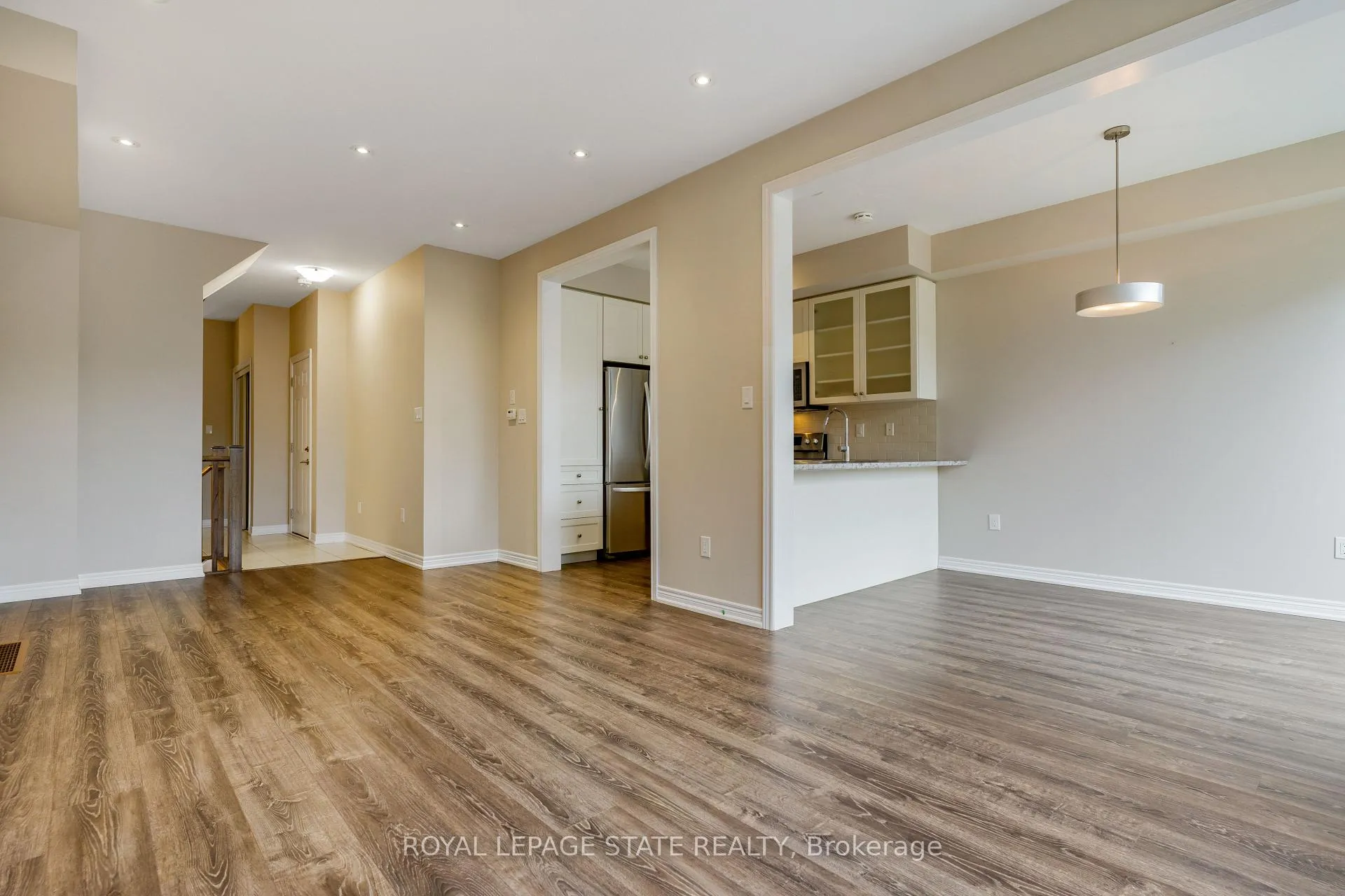 Photo 7 of 27 Waterview Lane, Grimsby, Grimsby Beach — HOMEH