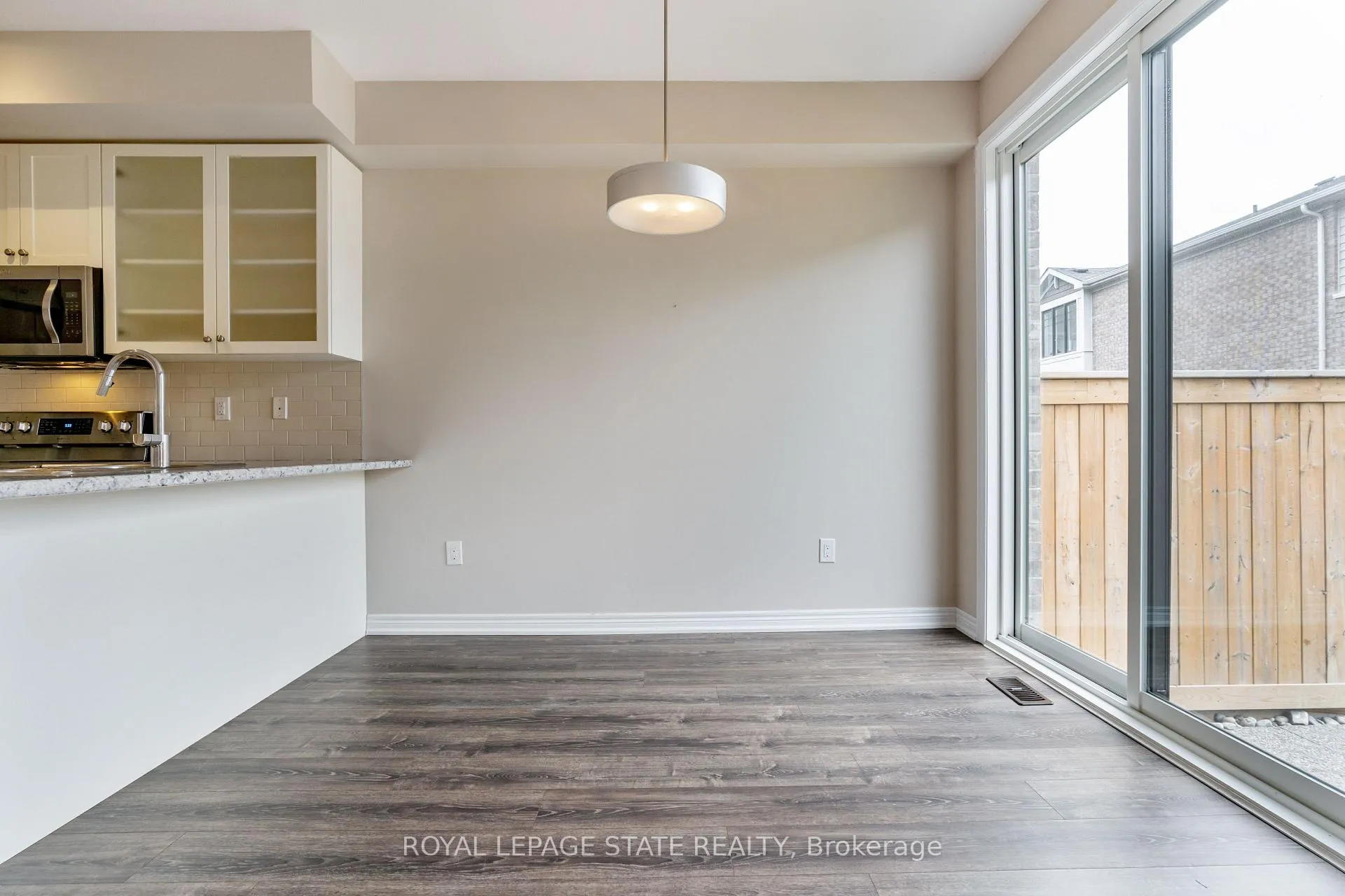 Photo 8 of 27 Waterview Lane, Grimsby, Grimsby Beach — HOMEH
