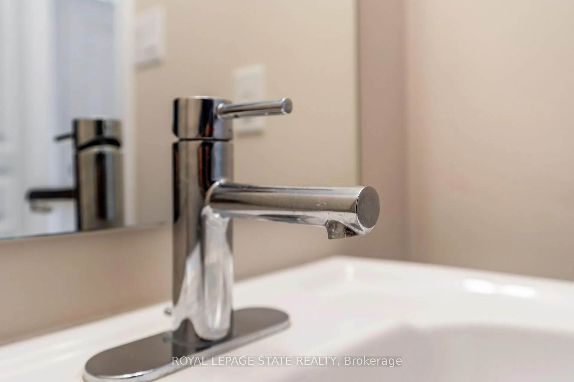 Photo 15 of 27 Waterview Lane, Grimsby, Grimsby Beach — HOMEH