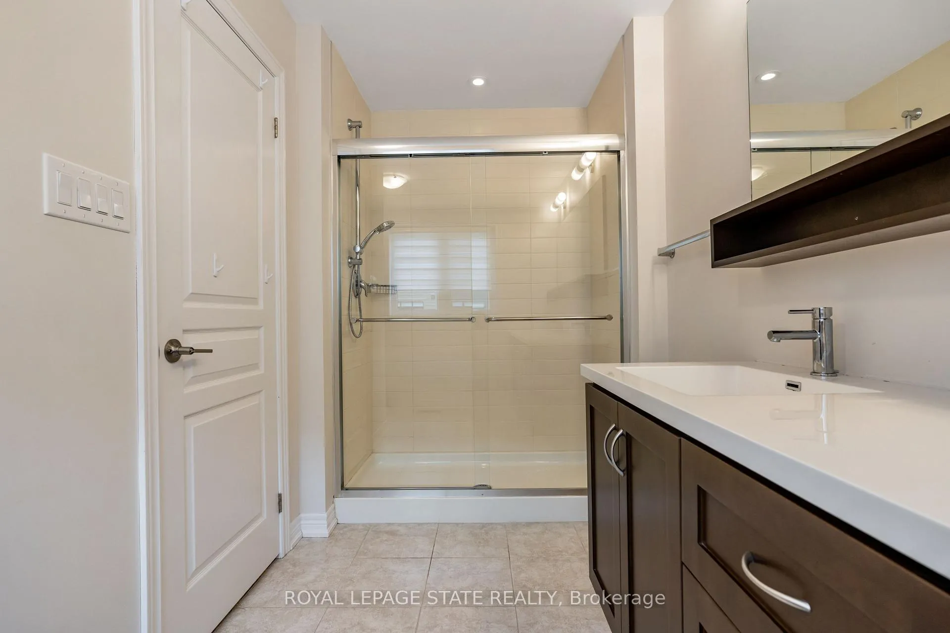 Photo 16 of 27 Waterview Lane, Grimsby, Grimsby Beach — HOMEH