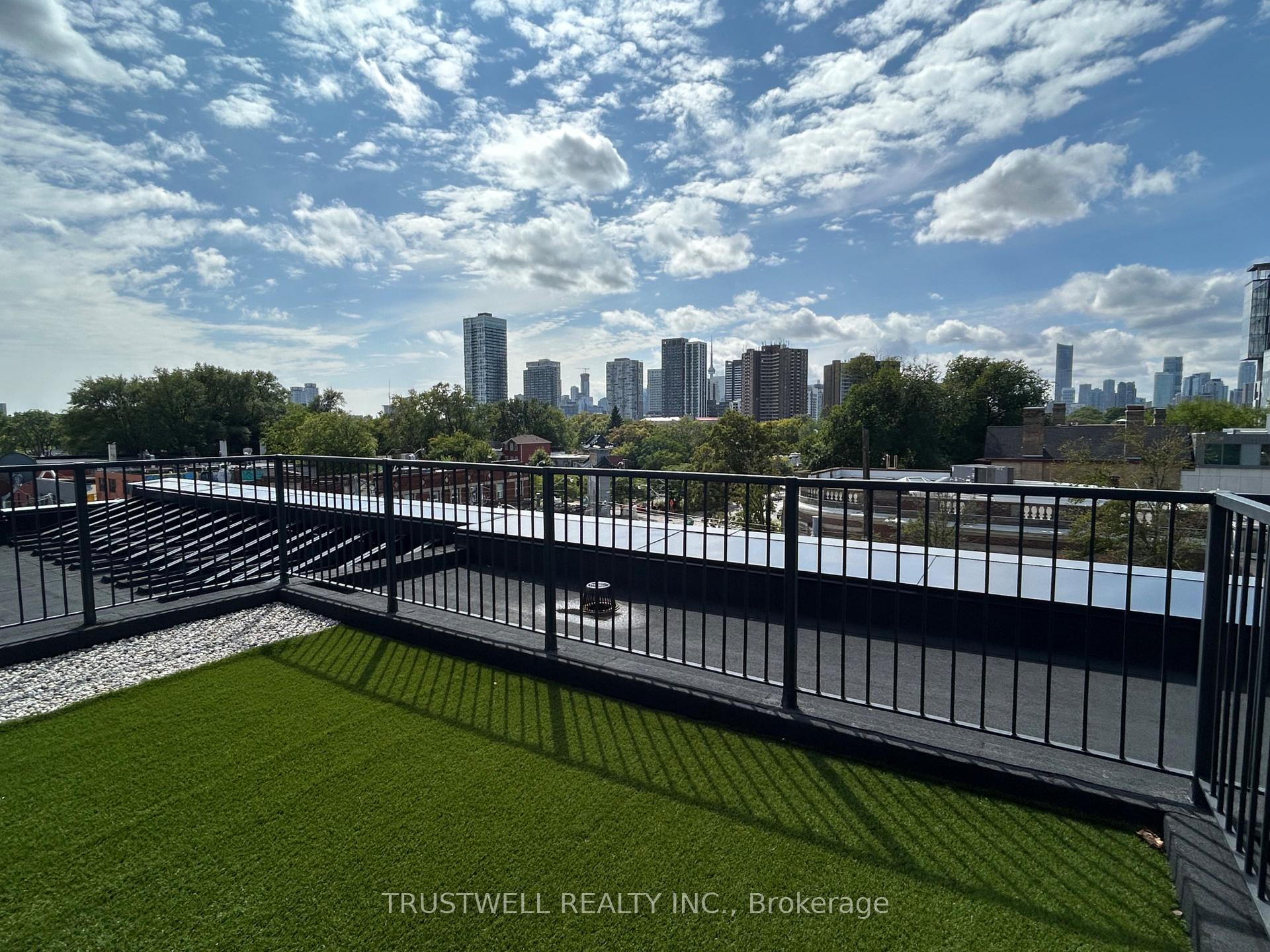 Photo 10 of Unit 303, 377 Broadview Avenue, Toronto, North Riverdale — HOMEH
