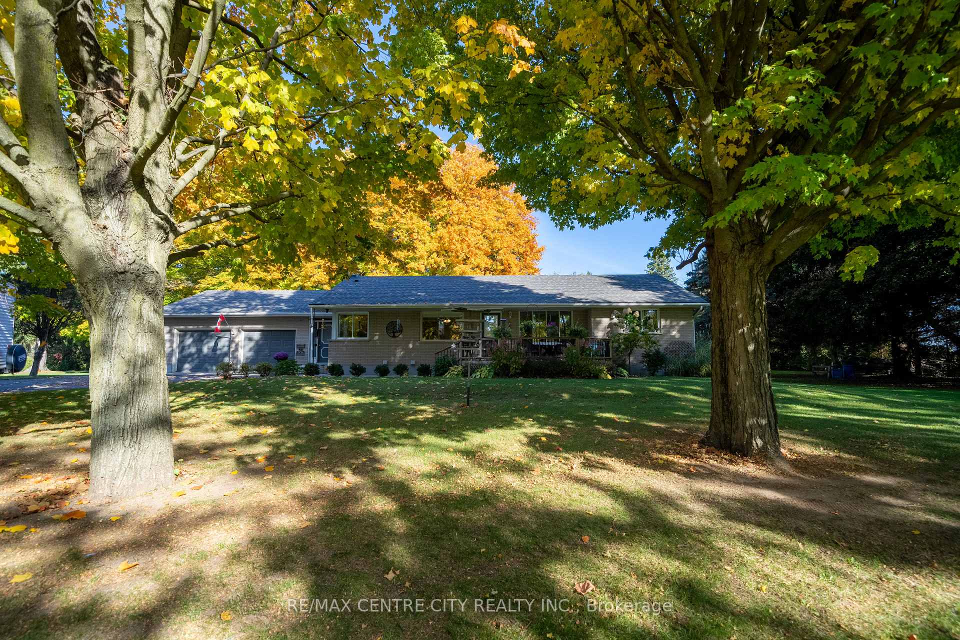 Photo 5 of 7907 Walkers Drive, Strathroy-Caradoc, Rural Strathroy-Caradoc — HOMEH