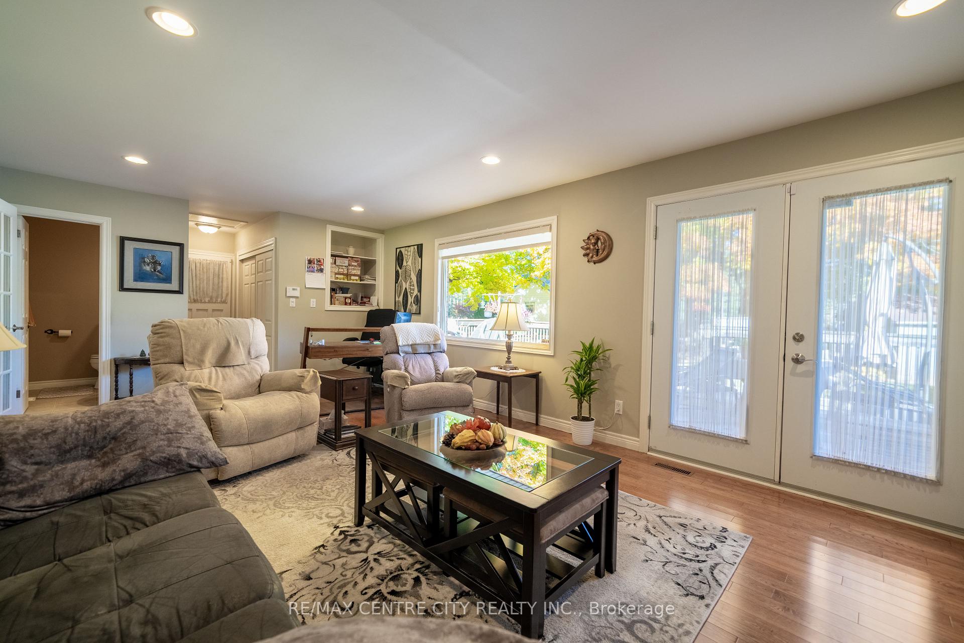 Photo 10 of 7907 Walkers Drive, Strathroy-Caradoc, Rural Strathroy-Caradoc — HOMEH