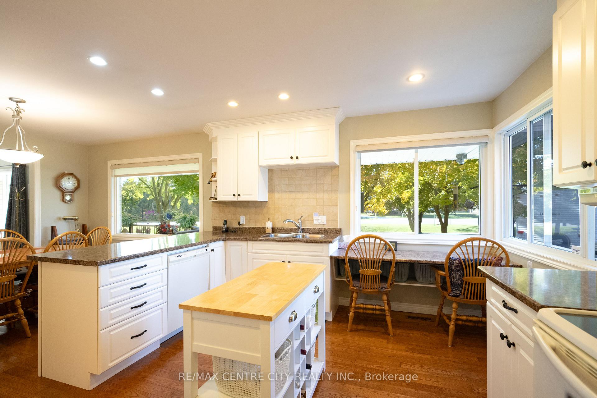 Photo 14 of 7907 Walkers Drive, Strathroy-Caradoc, Rural Strathroy-Caradoc — HOMEH