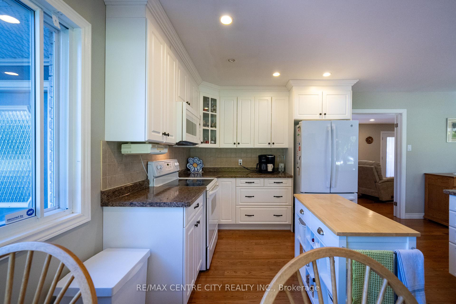 Photo 16 of 7907 Walkers Drive, Strathroy-Caradoc, Rural Strathroy-Caradoc — HOMEH