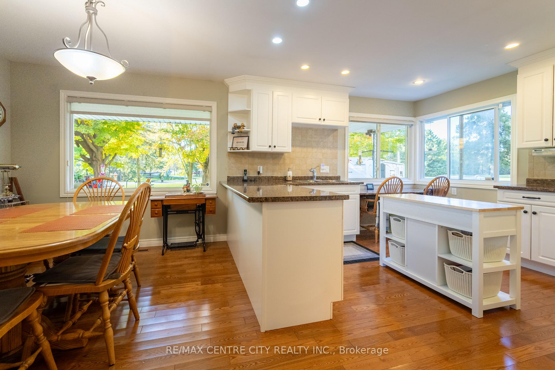 Photo 18 of 7907 Walkers Drive, Strathroy-Caradoc, Rural Strathroy-Caradoc — HOMEH