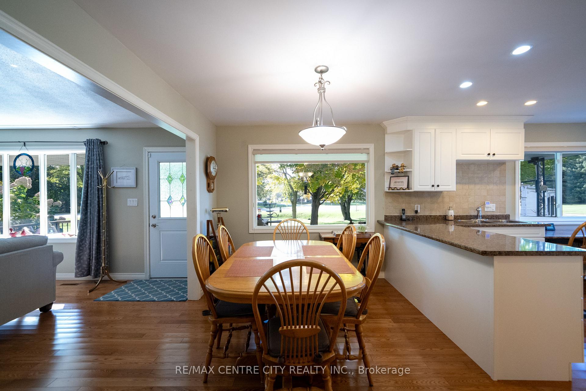 Photo 20 of 7907 Walkers Drive, Strathroy-Caradoc, Rural Strathroy-Caradoc — HOMEH