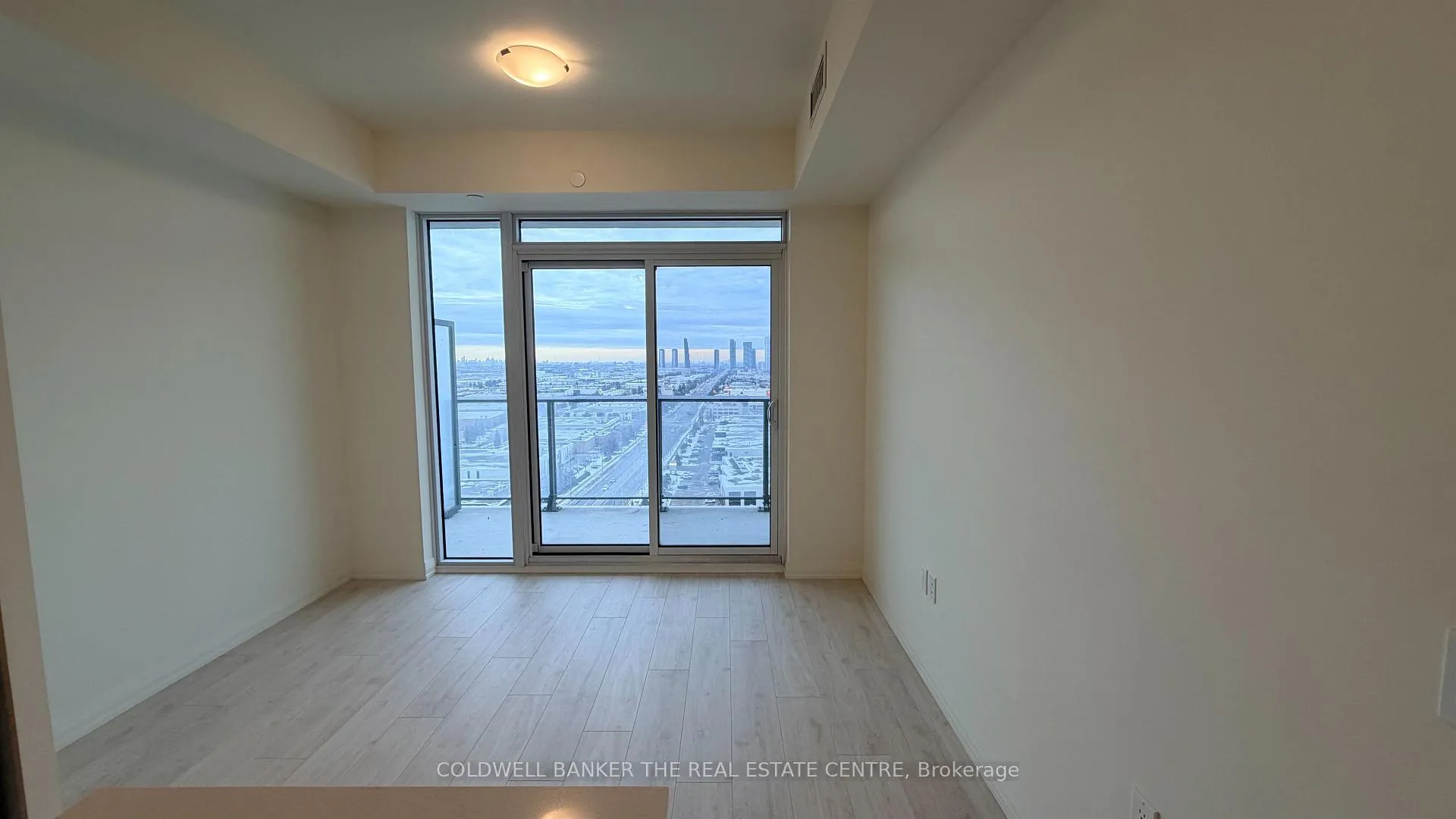 Photo 9 of Unit 1923, 8960 Jane Street, Vaughan, Vellore Village — HOMEH