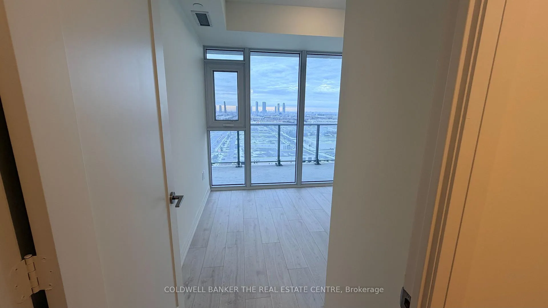 Photo 11 of Unit 1923, 8960 Jane Street, Vaughan, Vellore Village — HOMEH