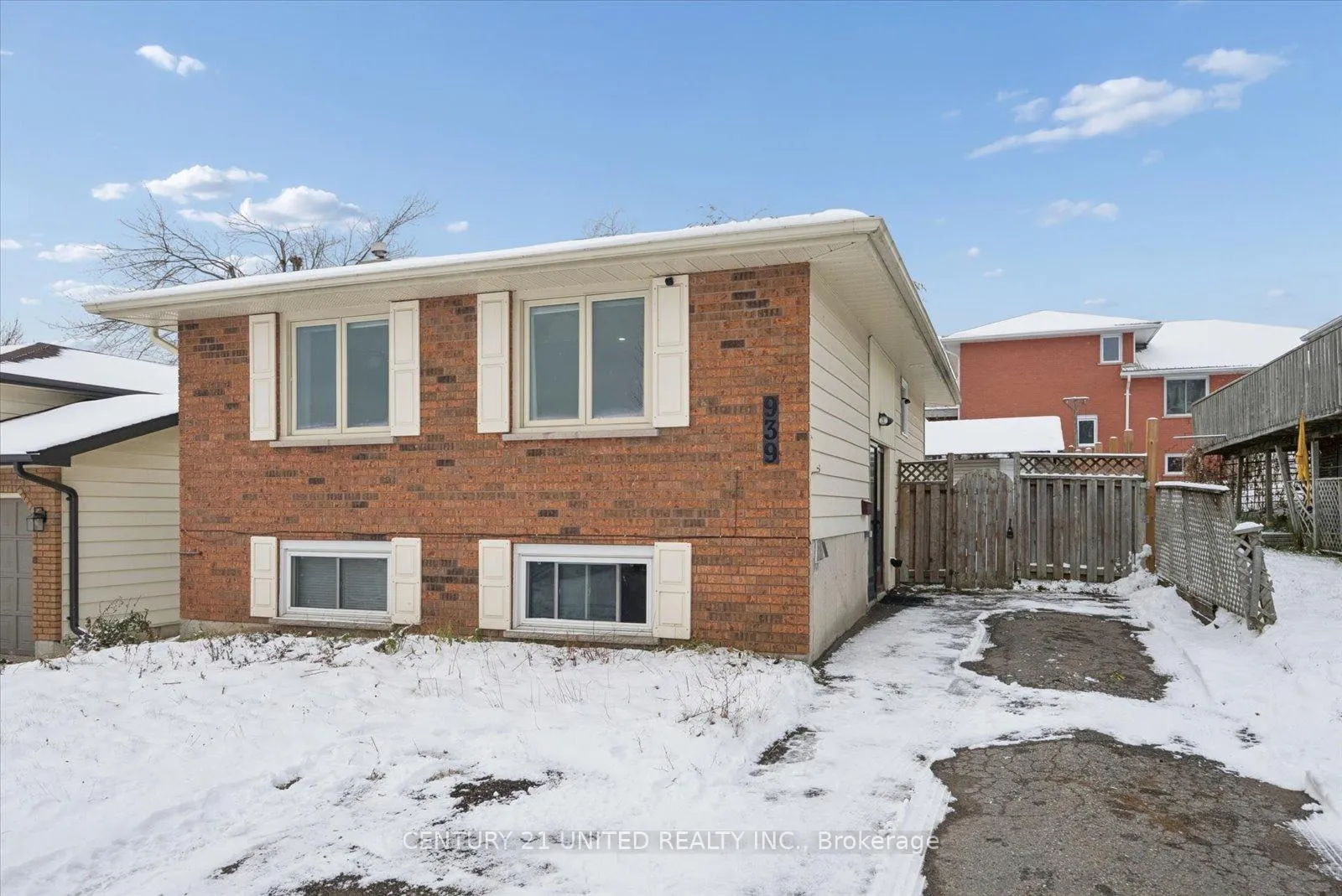 Photo 2 of 939 Dainard Drive, Peterborough, Monaghan Ward 2 — HOMEH