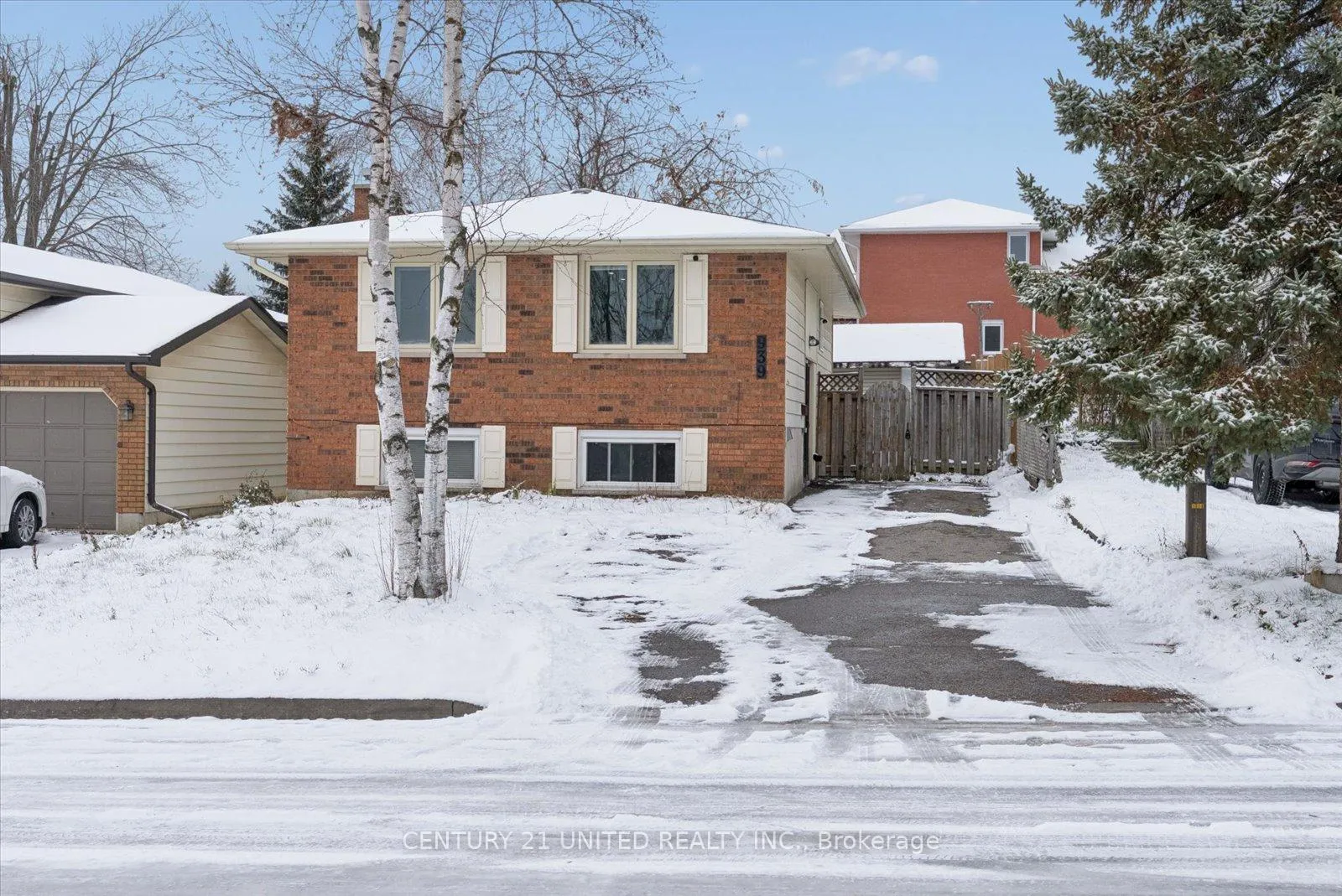 Photo 3 of 939 Dainard Drive, Peterborough, Monaghan Ward 2 — HOMEH
