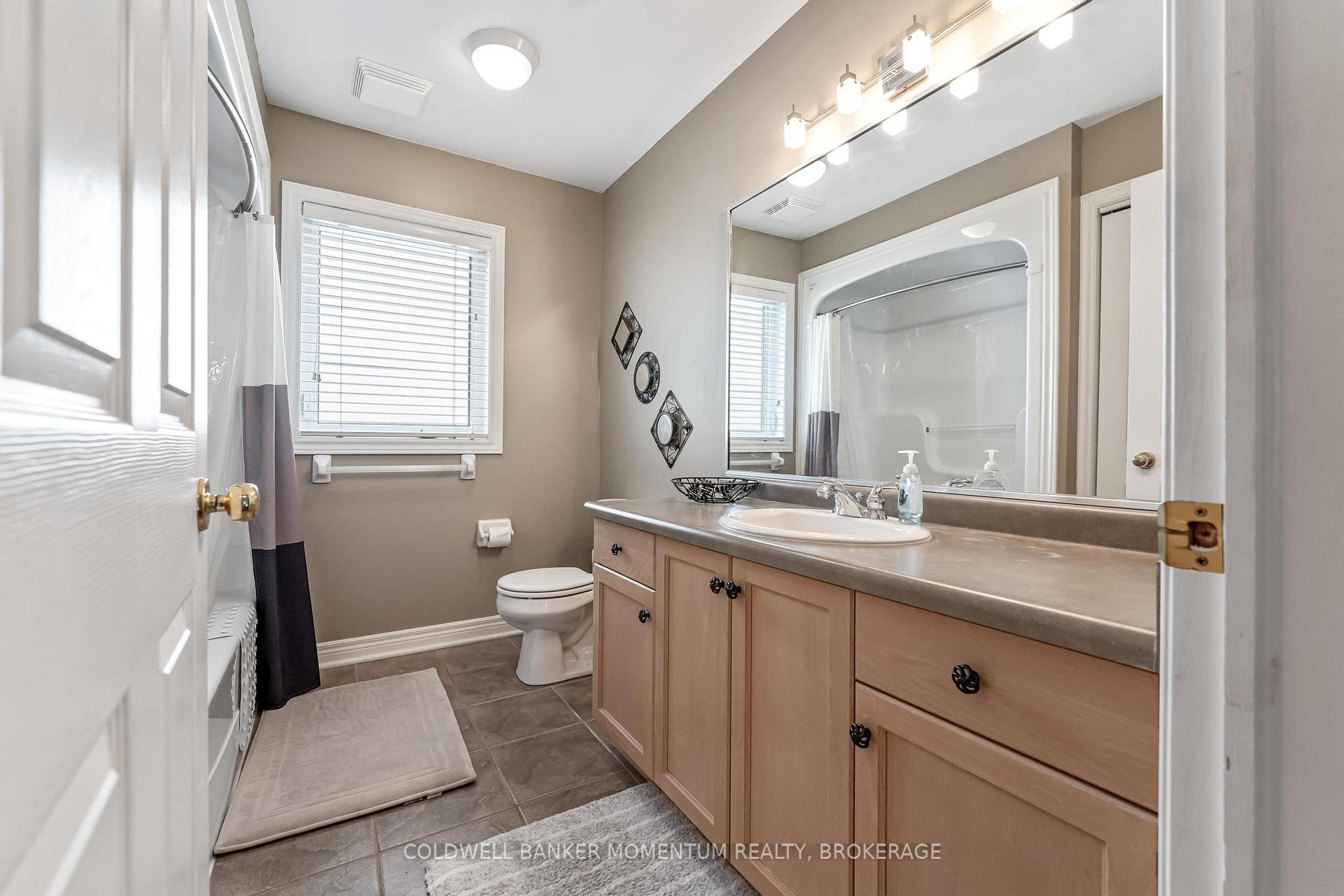 Photo 24 of 163 Crysler Crescent, Thorold, Confederation Heights — HOMEH