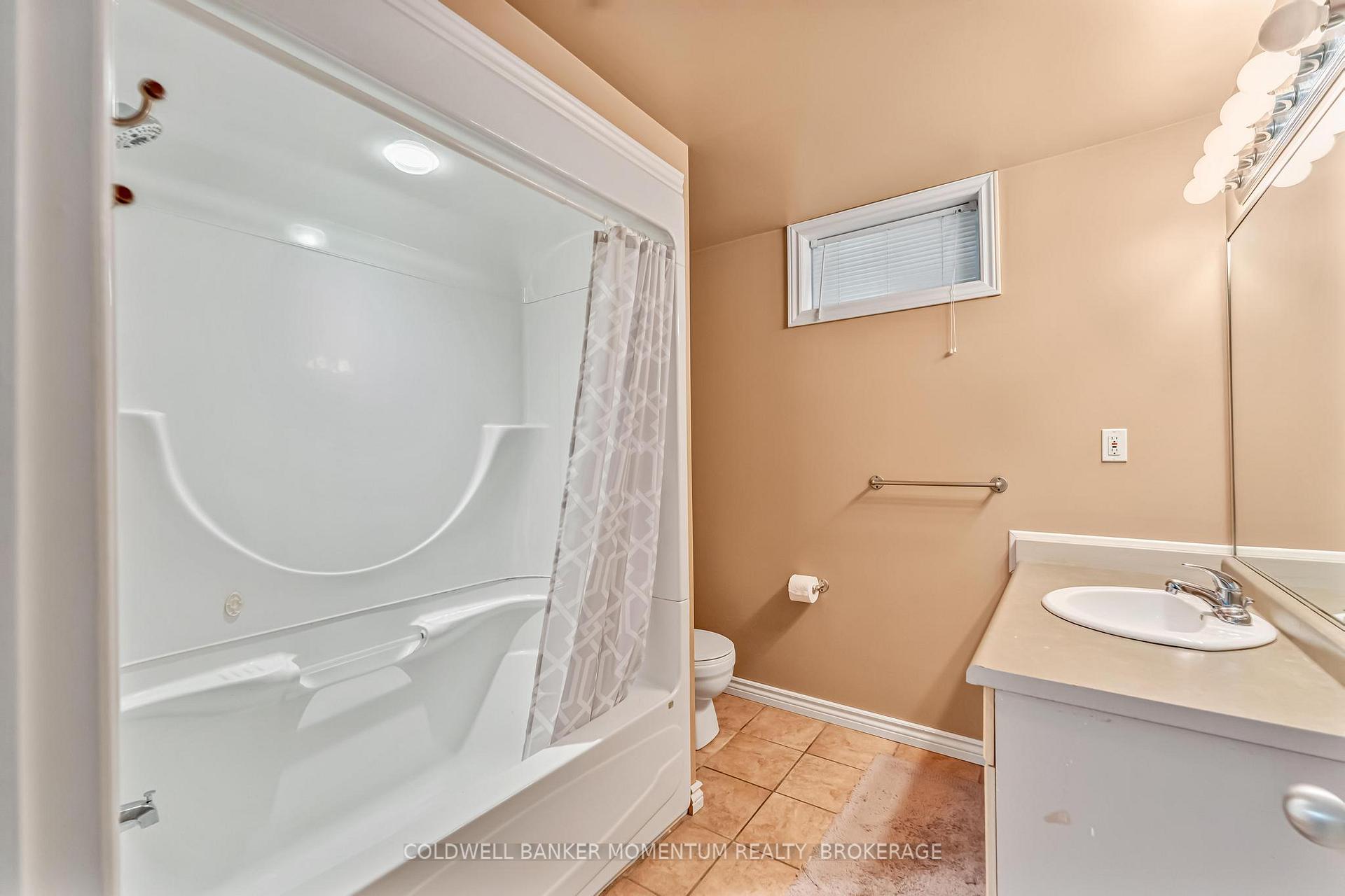Photo 32 of 163 Crysler Crescent, Thorold, Confederation Heights — HOMEH