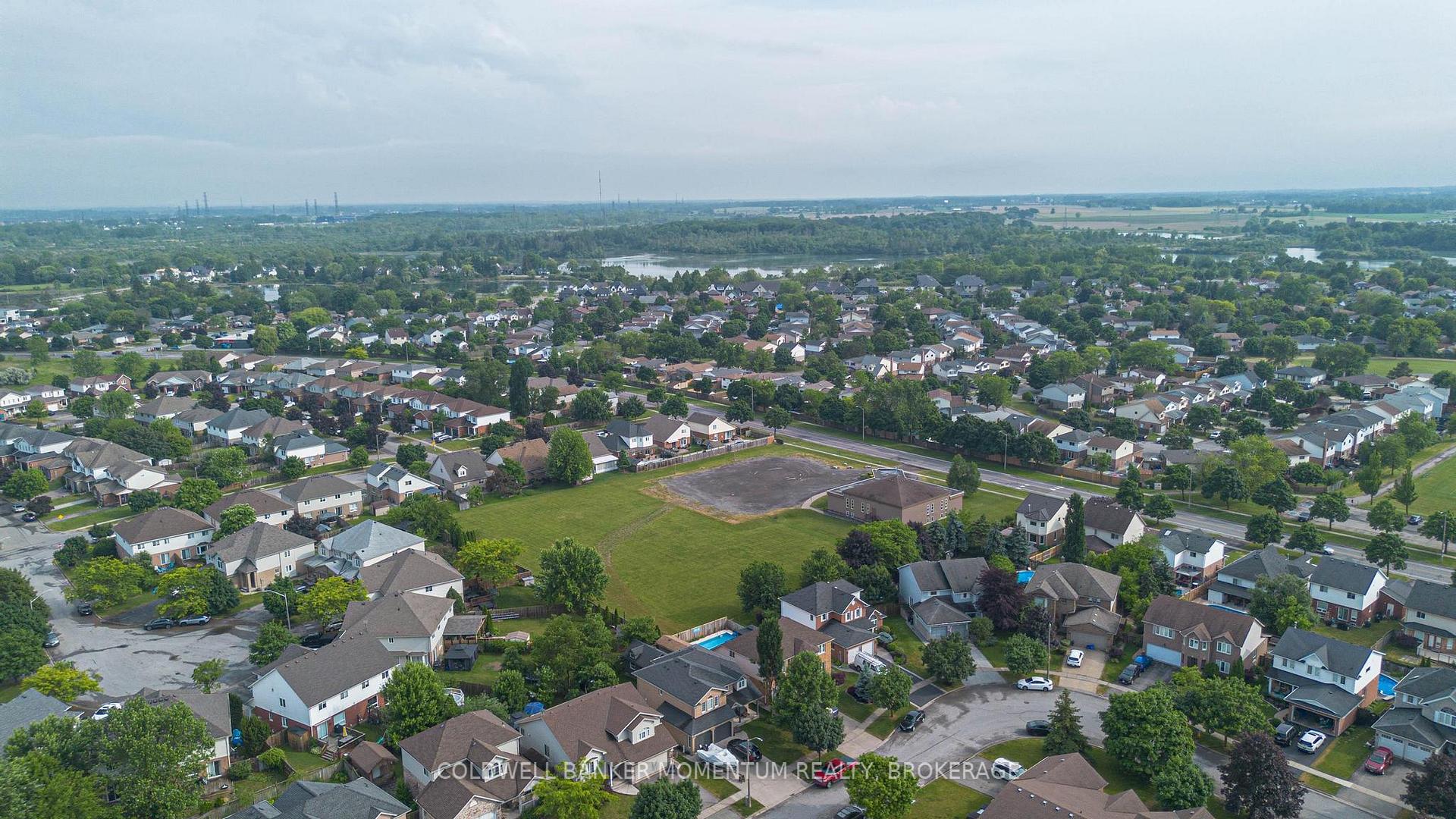 Photo 42 of 163 Crysler Crescent, Thorold, Confederation Heights — HOMEH