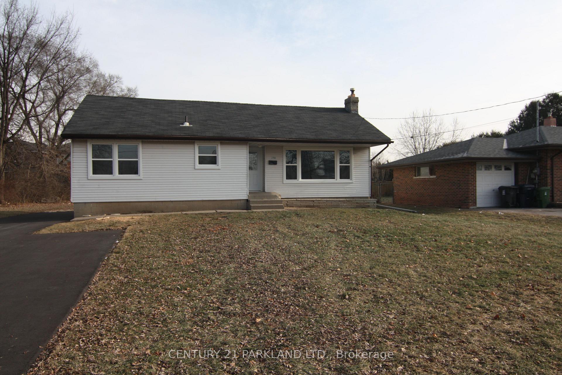 Front of 2783 Victoria Park Avenue