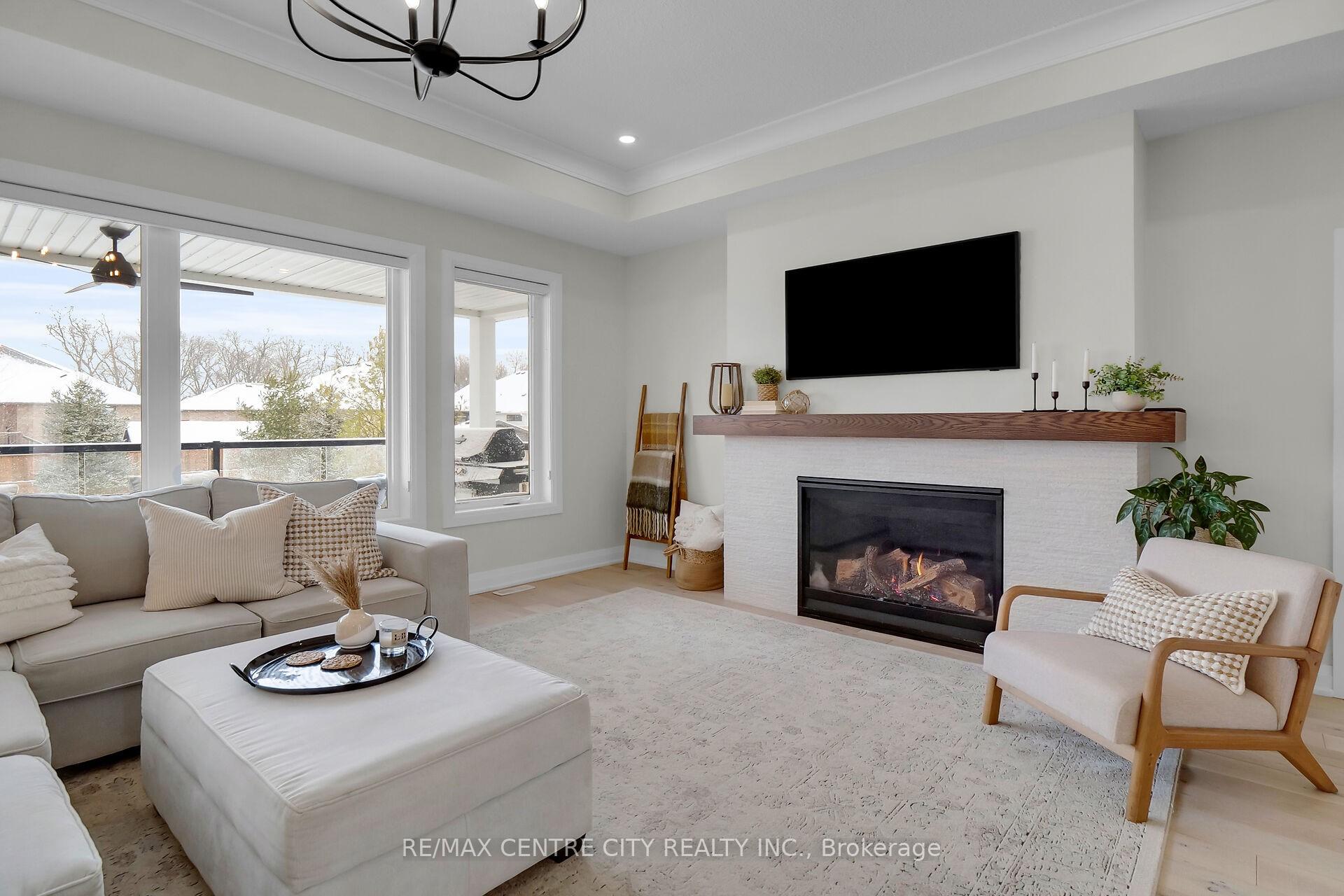 Photo 7 of 2068 Lockwood Crescent, Strathroy-Caradoc, Rural Strathroy-Caradoc — HOMEH