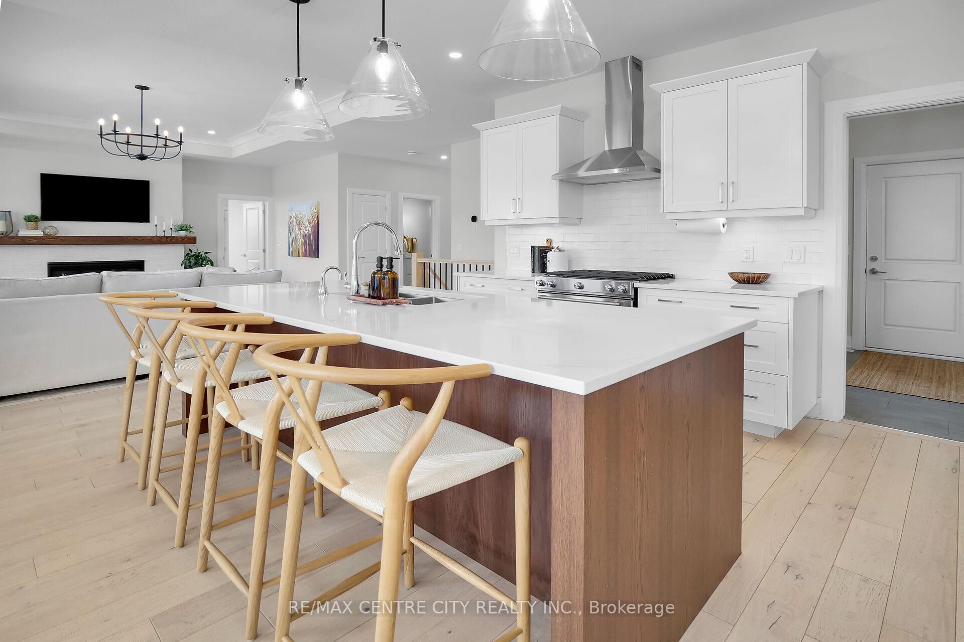 Photo 10 of 2068 Lockwood Crescent, Strathroy-Caradoc, Rural Strathroy-Caradoc — HOMEH