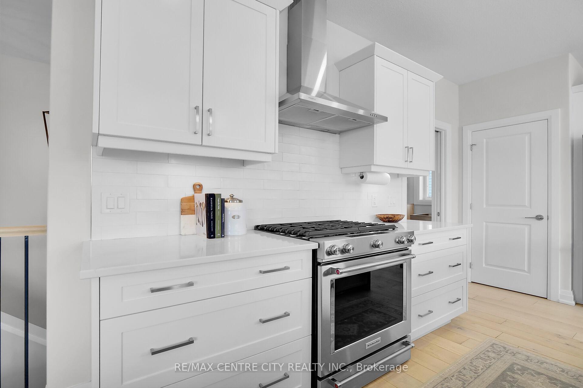 Photo 11 of 2068 Lockwood Crescent, Strathroy-Caradoc, Rural Strathroy-Caradoc — HOMEH