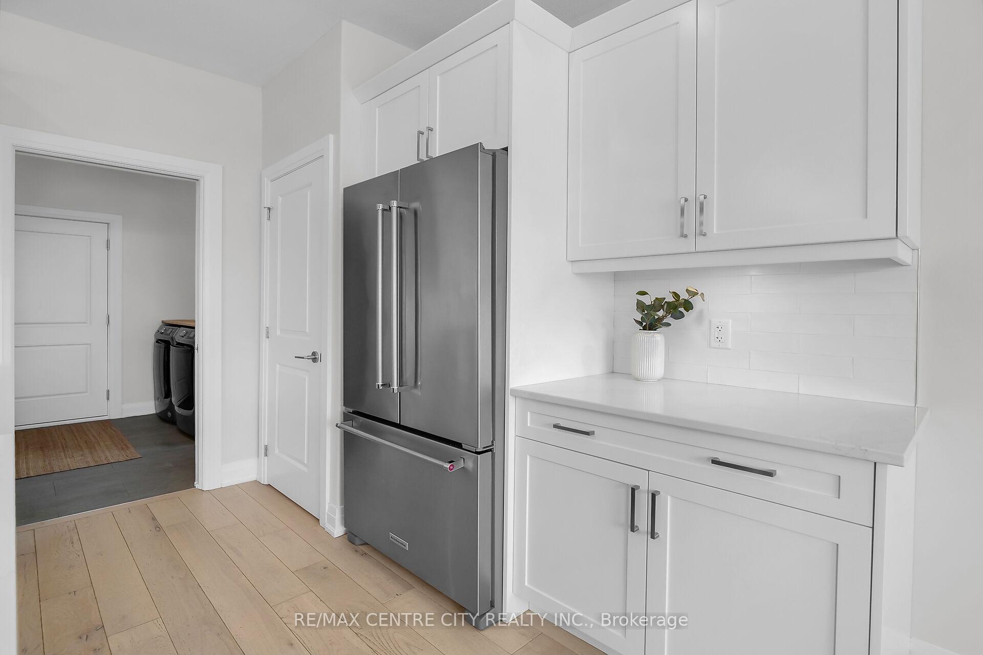 Photo 12 of 2068 Lockwood Crescent, Strathroy-Caradoc, Rural Strathroy-Caradoc — HOMEH