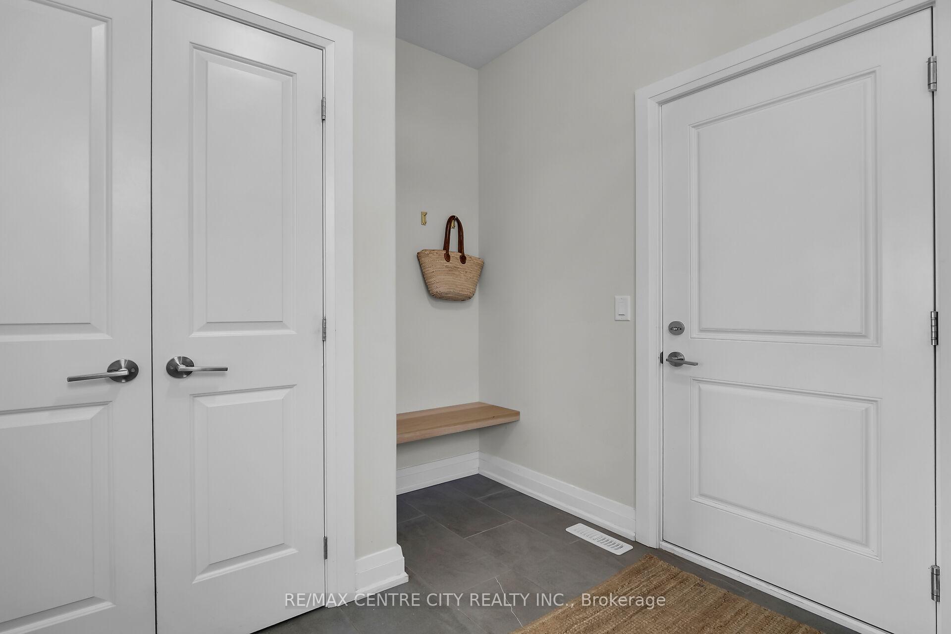 Photo 15 of 2068 Lockwood Crescent, Strathroy-Caradoc, Rural Strathroy-Caradoc — HOMEH