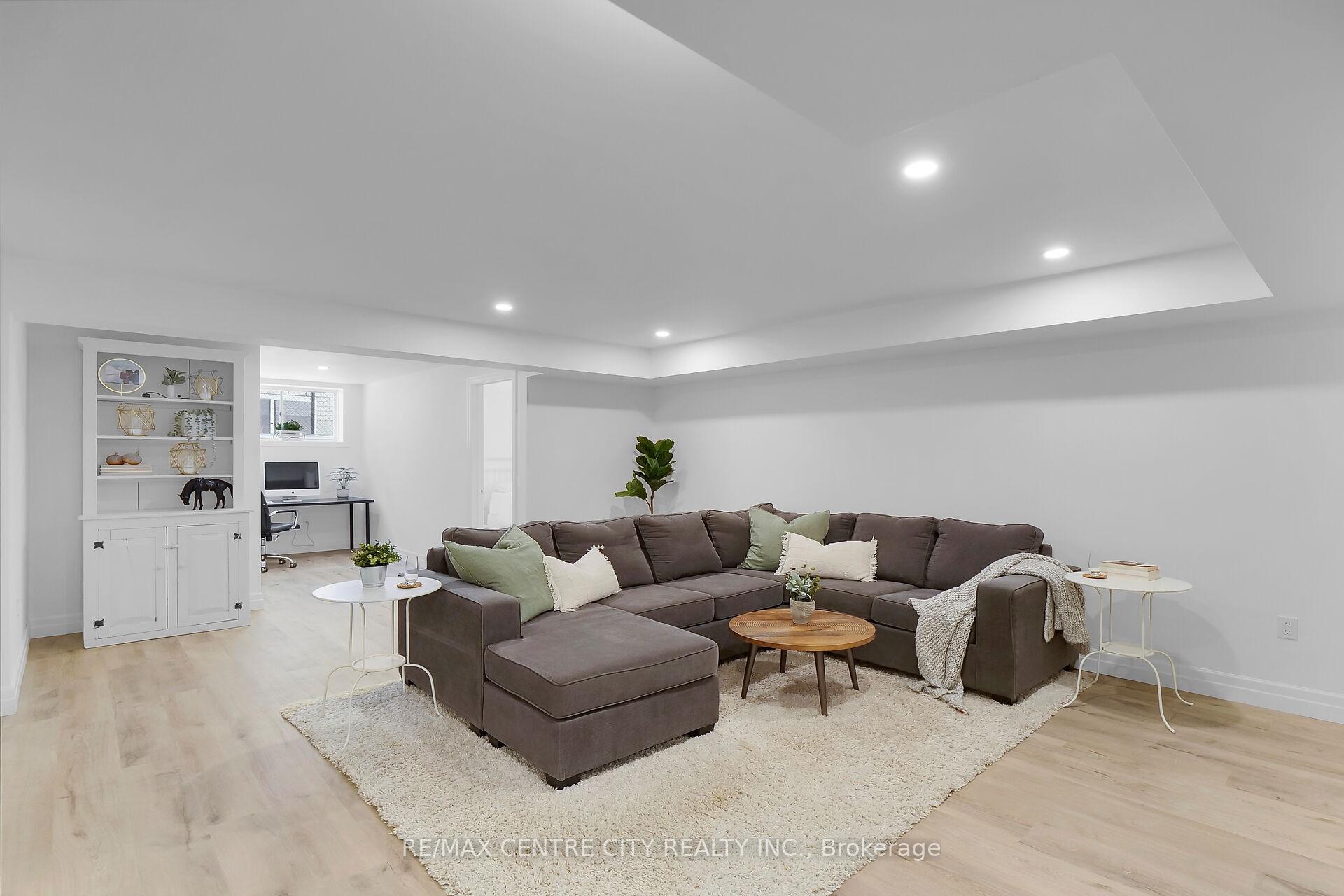 Photo 26 of 2068 Lockwood Crescent, Strathroy-Caradoc, Rural Strathroy-Caradoc — HOMEH