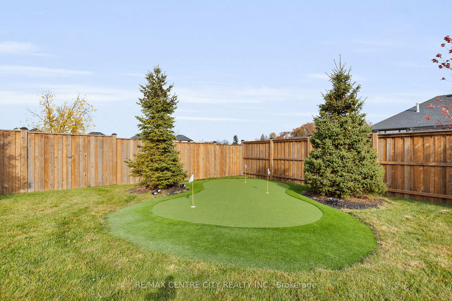 Photo 37 of 2068 Lockwood Crescent, Strathroy-Caradoc, Rural Strathroy-Caradoc — HOMEH
