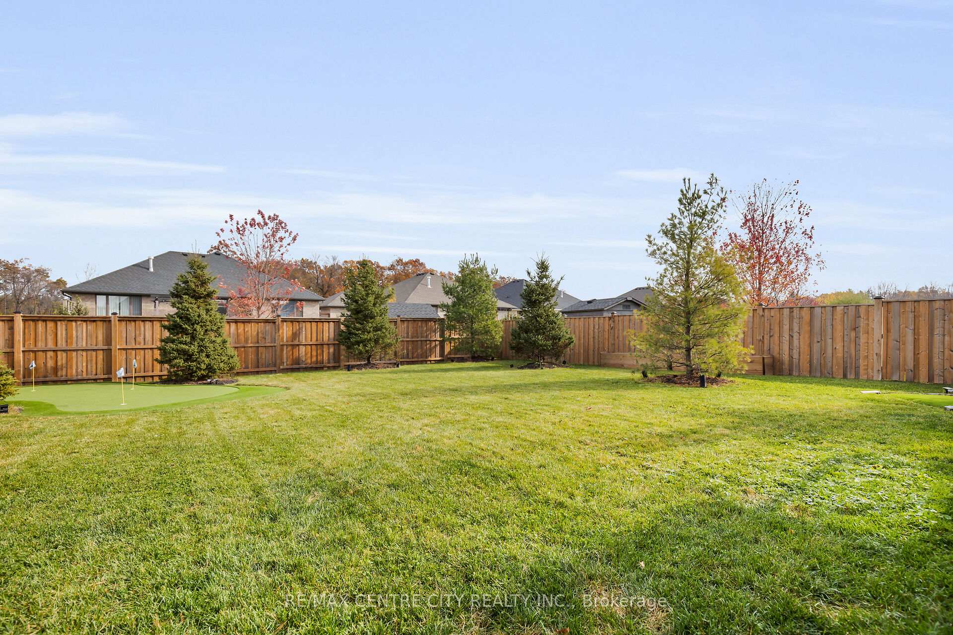 Photo 38 of 2068 Lockwood Crescent, Strathroy-Caradoc, Rural Strathroy-Caradoc — HOMEH