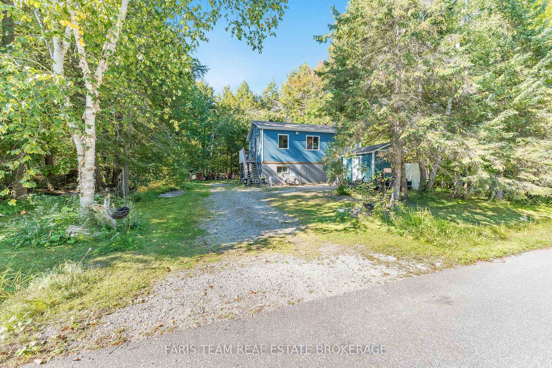 Photo 3 of 43 Manitou Crescent, Tiny, Rural Tiny — HOMEH