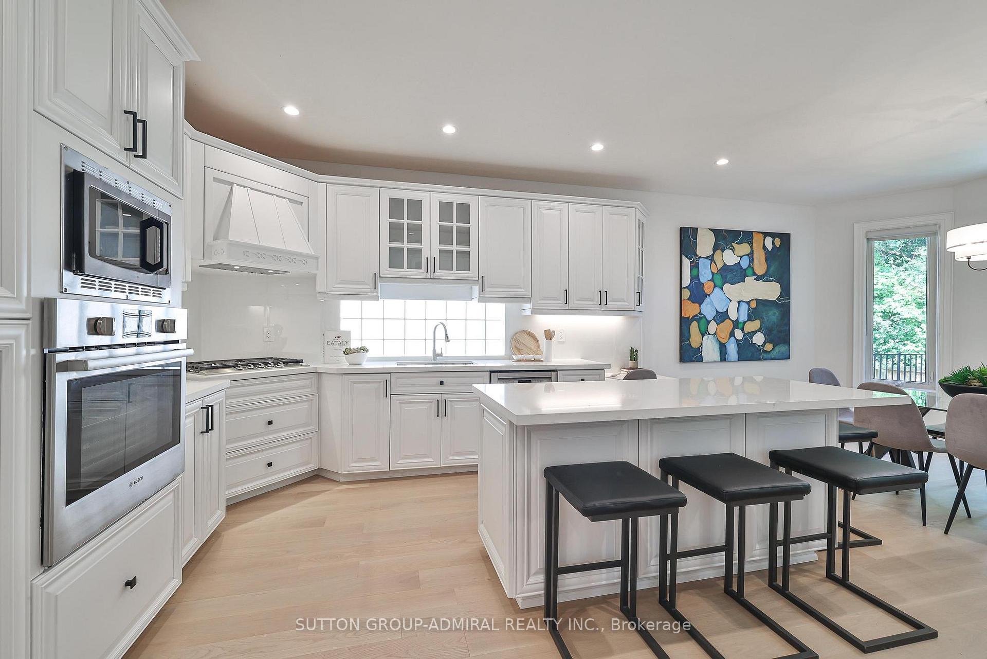 Photo 10 of 528 Douglas Avenue, Toronto, Bedford Park-Nortown — HOMEH