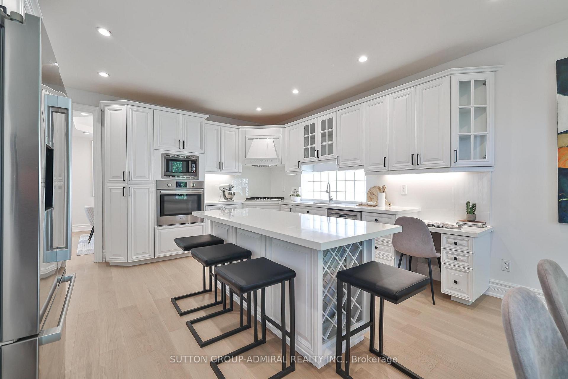 Photo 12 of 528 Douglas Avenue, Toronto, Bedford Park-Nortown — HOMEH