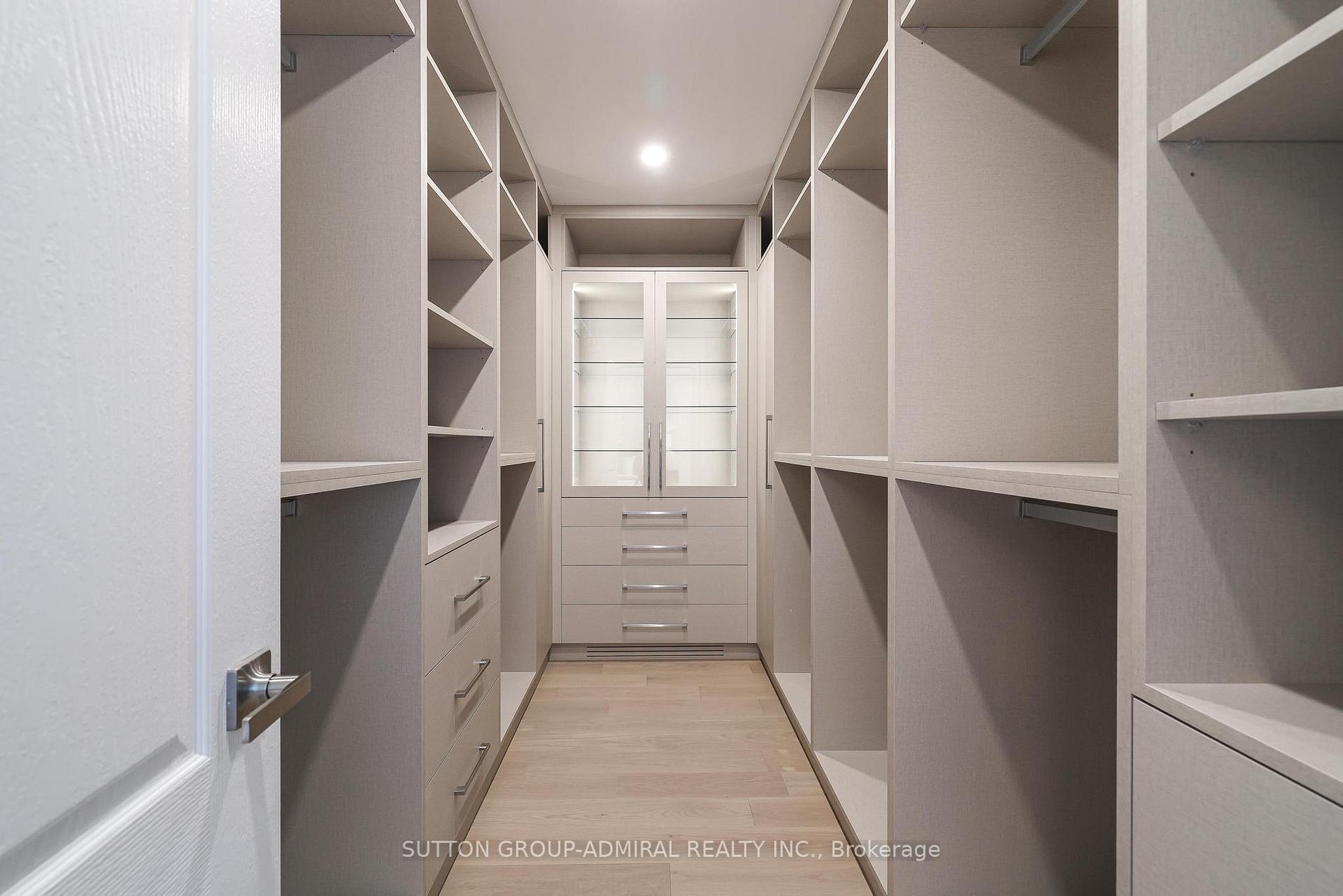 Photo 20 of 528 Douglas Avenue, Toronto, Bedford Park-Nortown — HOMEH