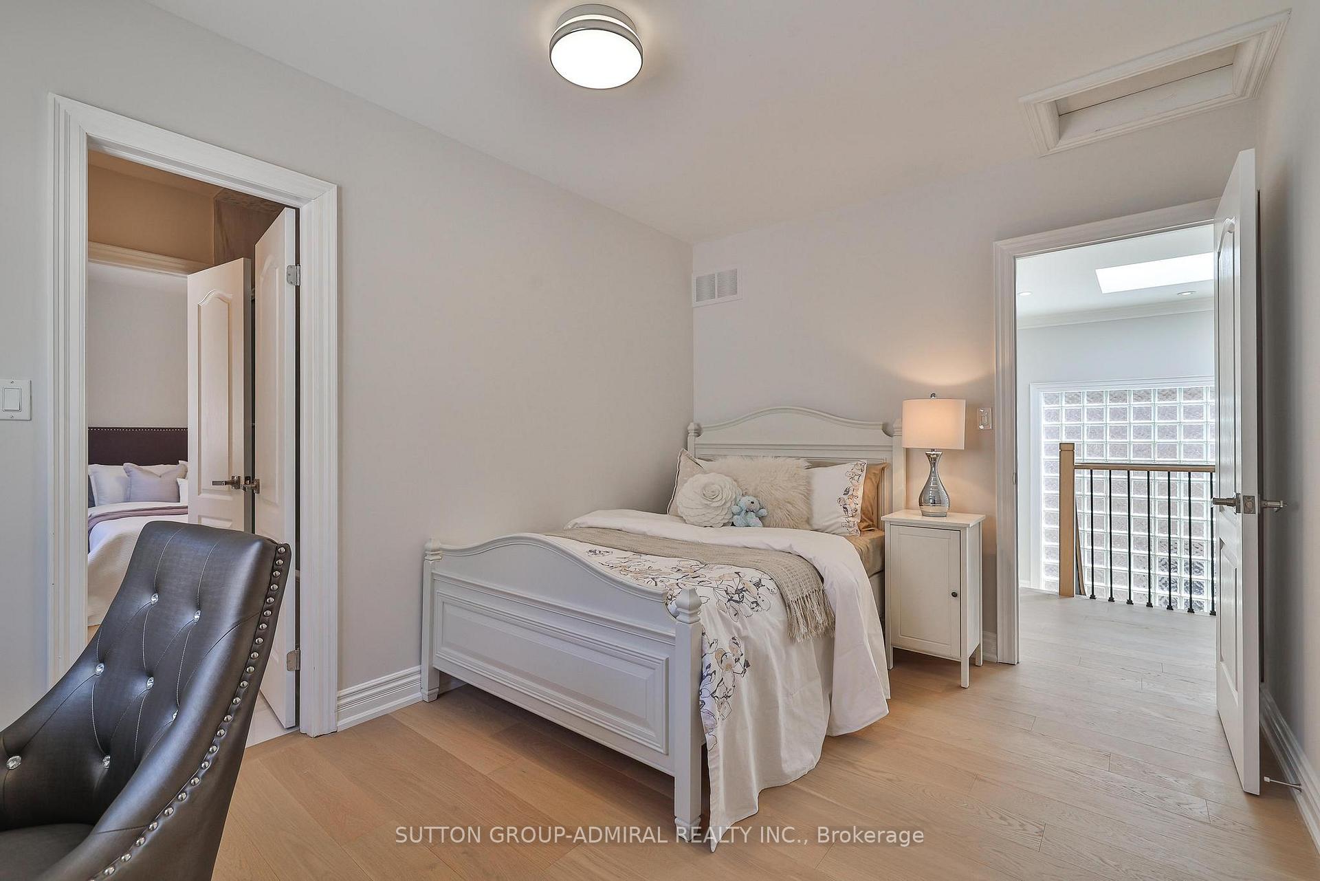 Photo 26 of 528 Douglas Avenue, Toronto, Bedford Park-Nortown — HOMEH